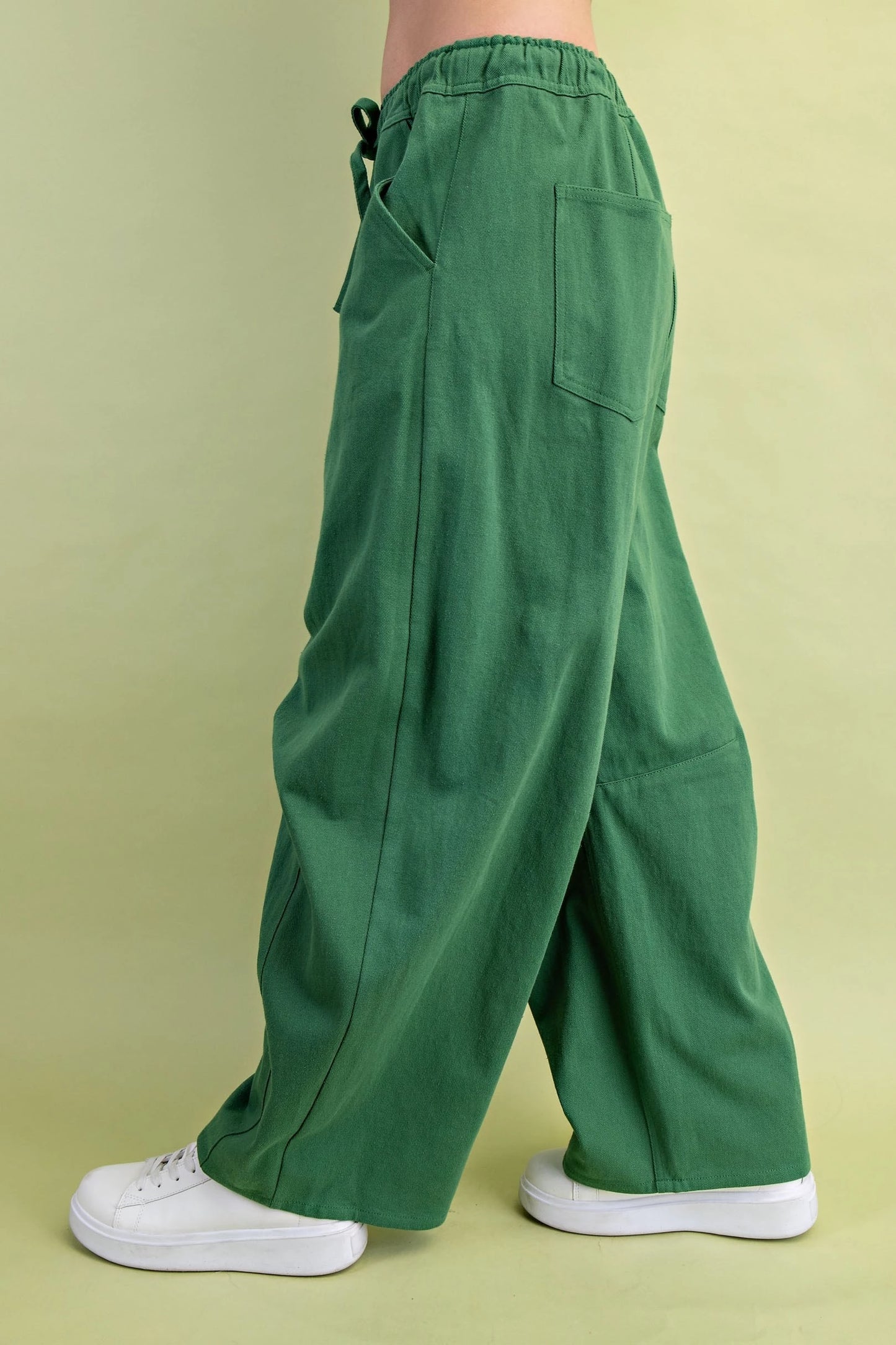 Mid-Rise Barrel Pants with a Drawstring Waist in Green