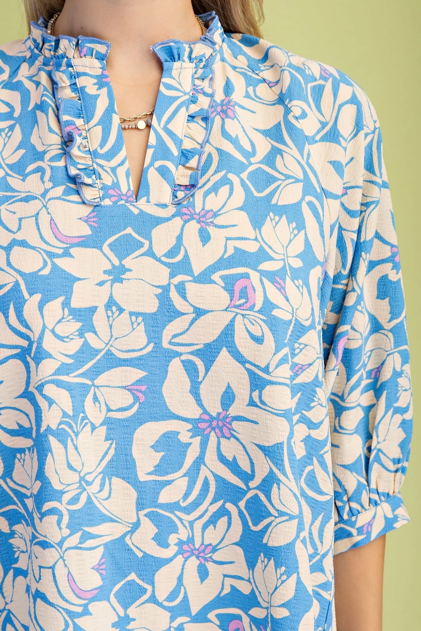 GiGio Floral Print Textured Top with 3/4 Sleeve and Ruffle Neck