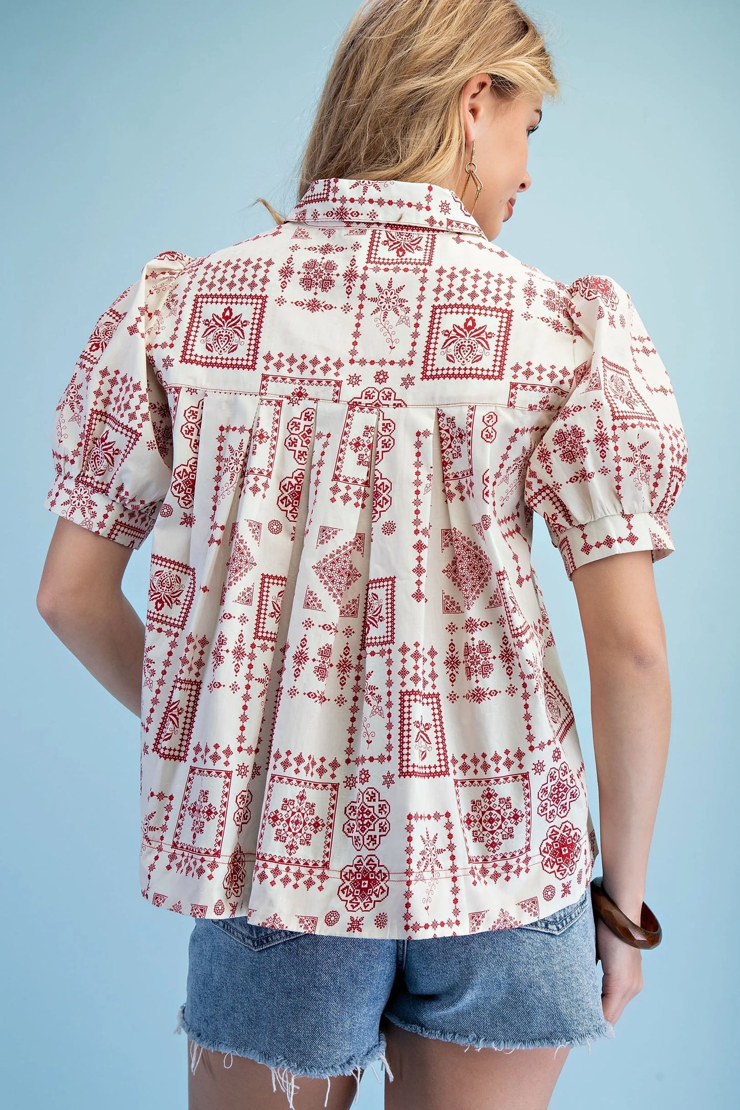 GiGio Floral Jacquard Printed Button Down Shirt with Pleat Details in Red