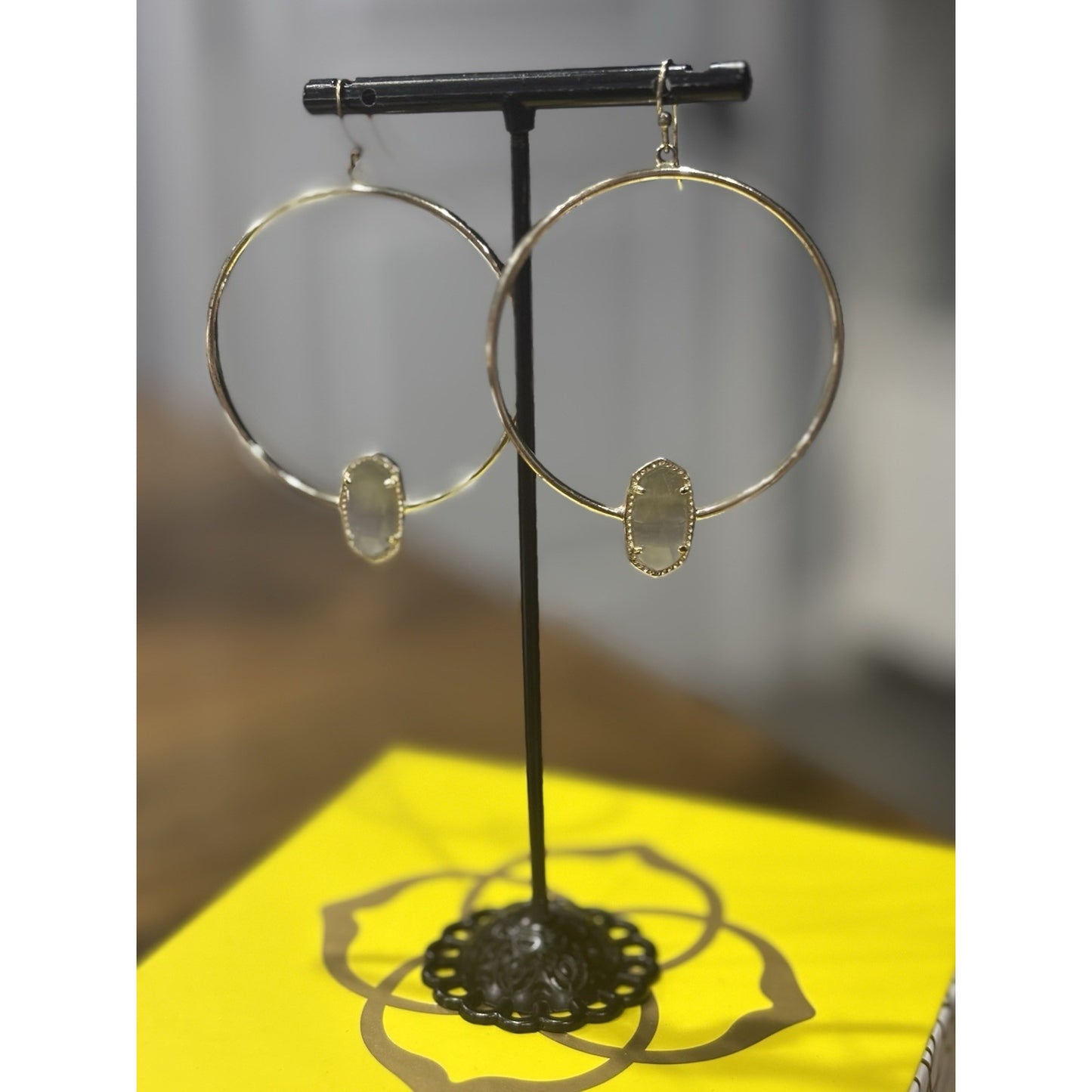 Kendra Scott Elora Gold Statement Earrings In Gold With Gray Cats Eye Stone