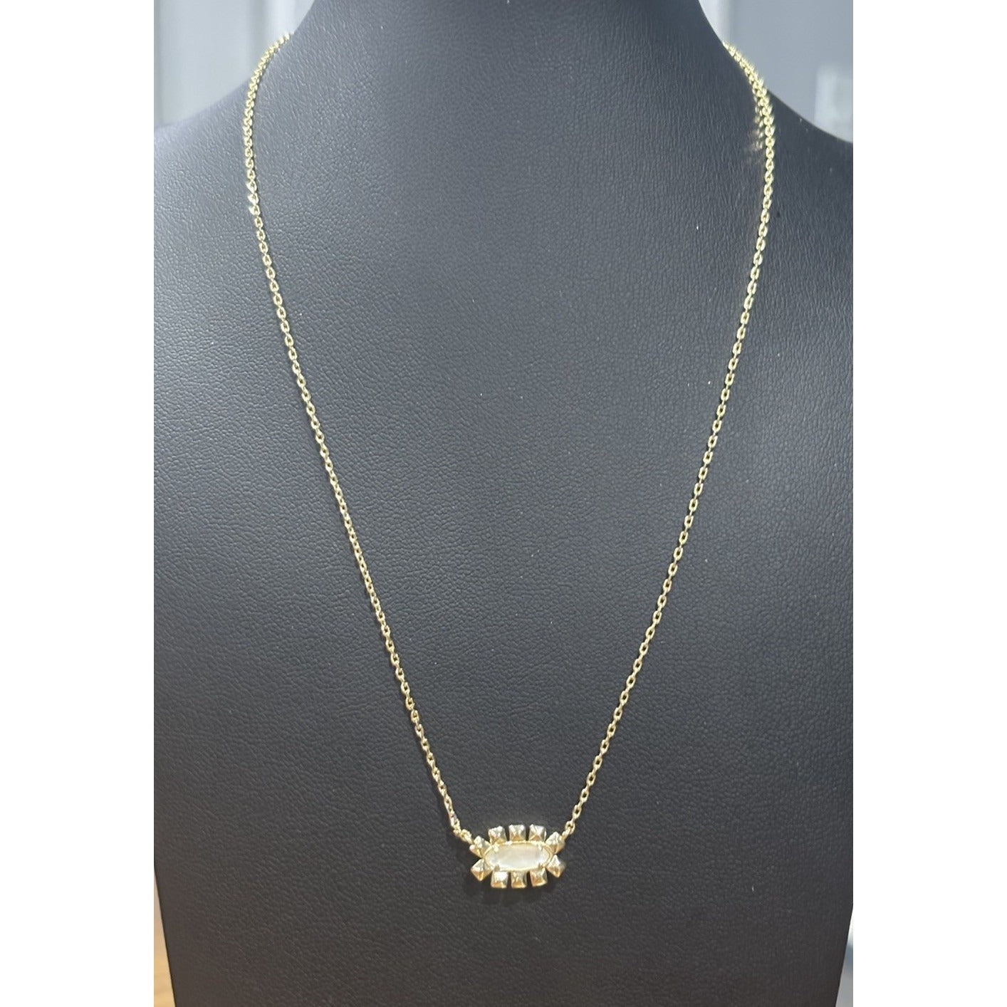 Kendra Scott Mini Elisa Framed Necklace In Gold