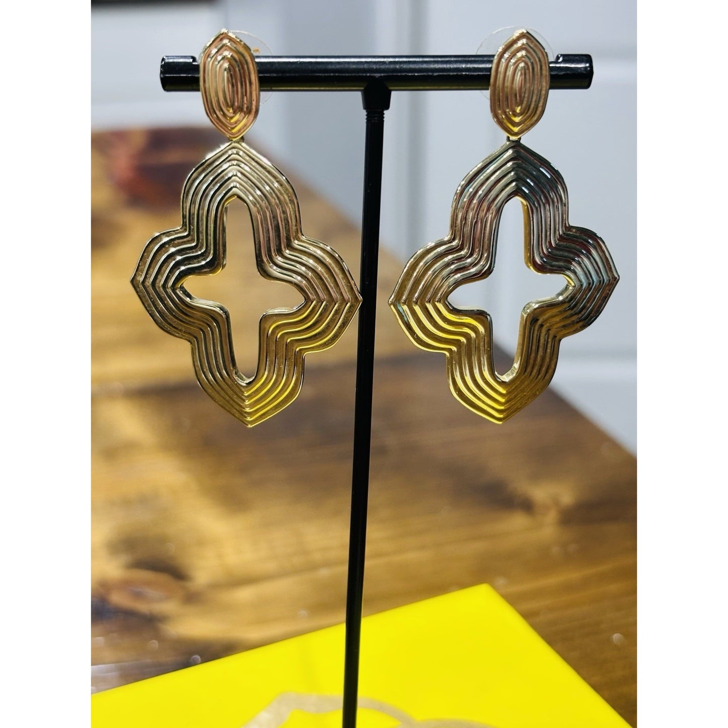 Kendra Scott Abbie Statement  Earrings Shiny Gold