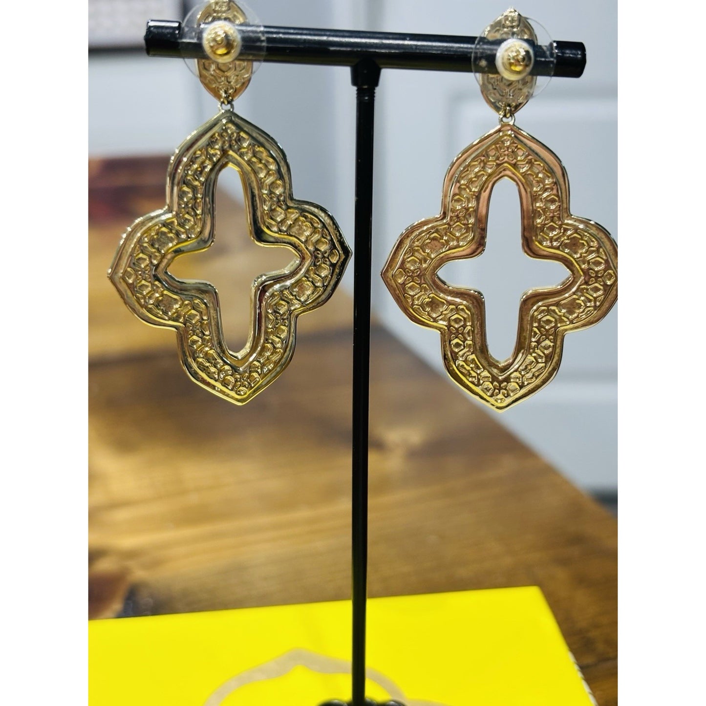 Kendra Scott Abbie Statement  Earrings Shiny Gold