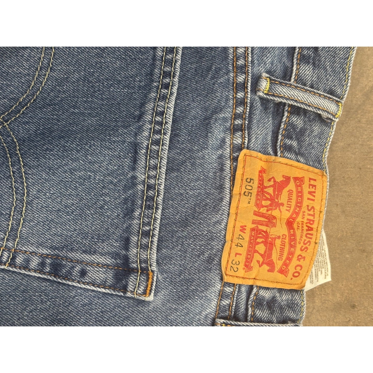 Levis 505 Mens Regular Fit Blue Denim Jeans W41 L32 USA Made