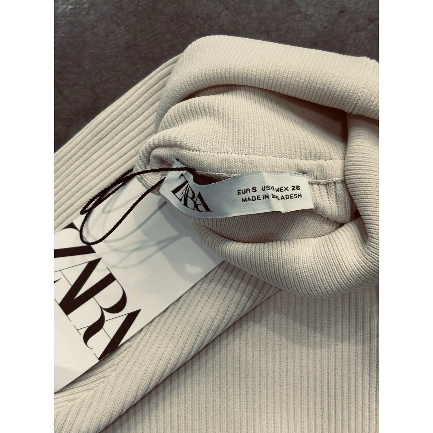 Zara Turtleneck Long Sleeve Knit Shirt Womens M Ivory Ribbed Stretch