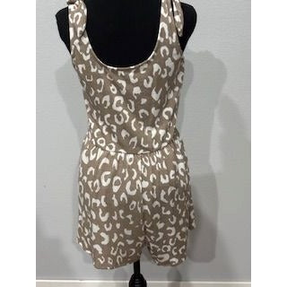 Boutique FSL + apparel Cheetah Romper Size Small