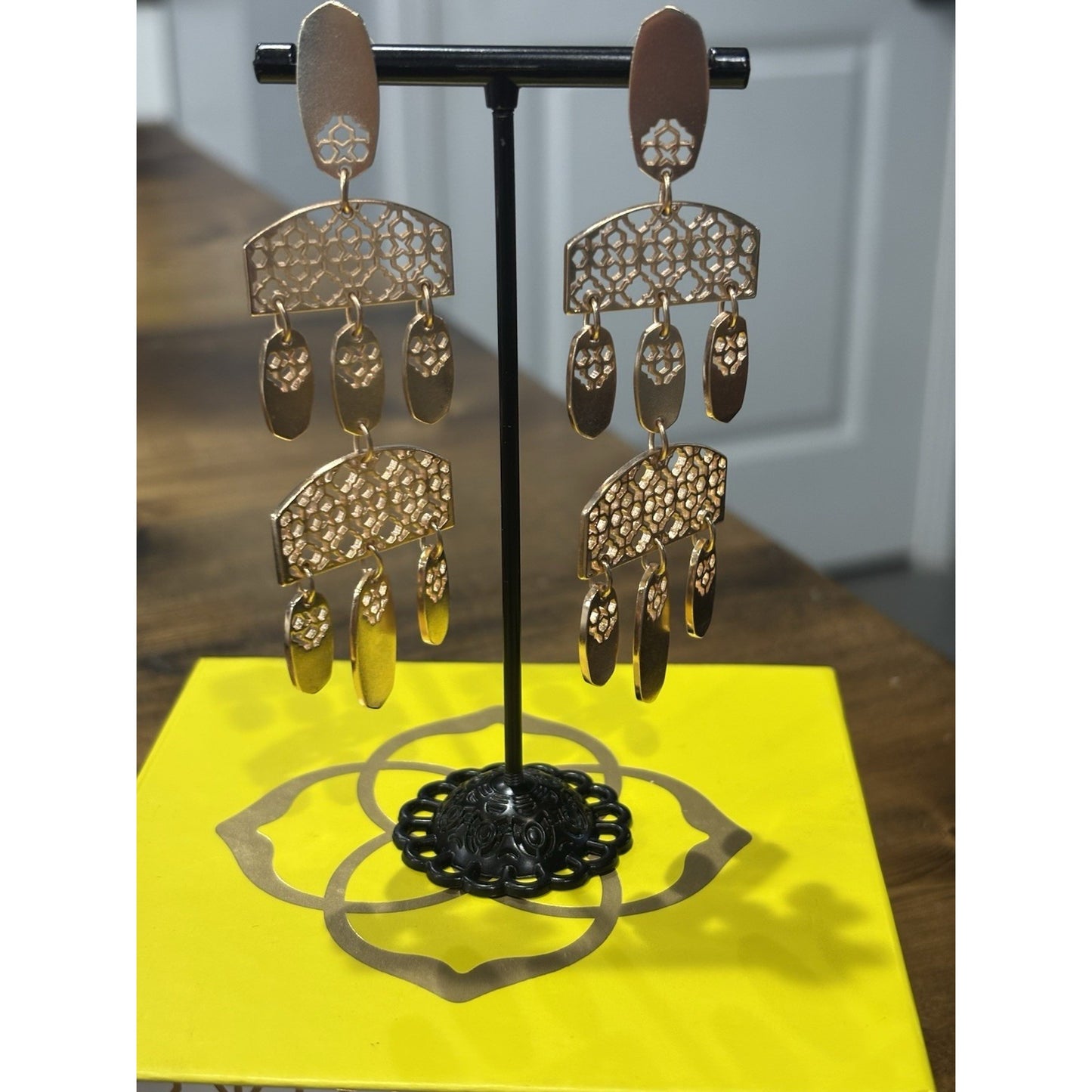 Beautiful Kendra Scott Rose Gold Long Emmett Chandelier Earrings
