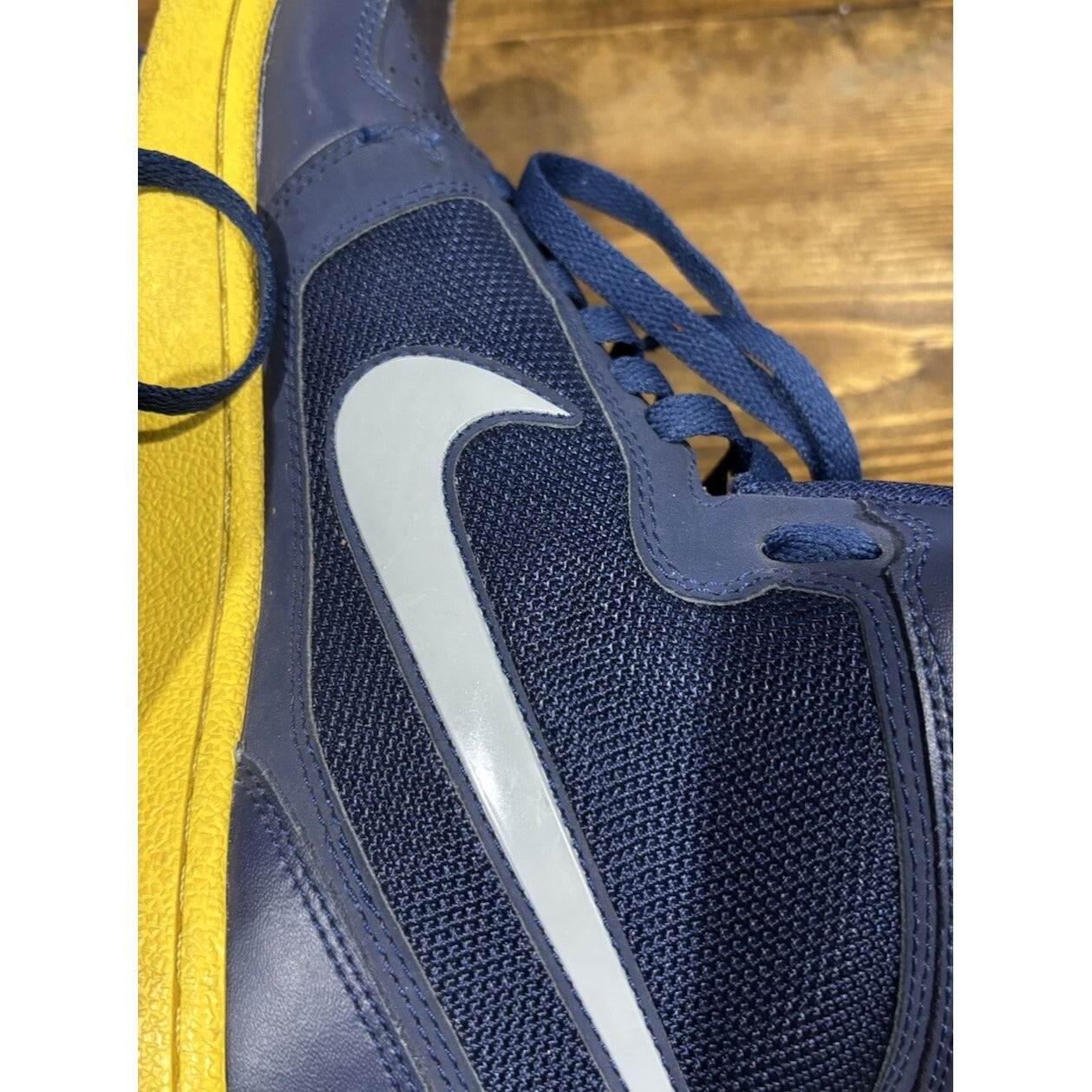 Nike Trainer Clean Sweep navy yellow Shoes Mens  2012  RARE size 10