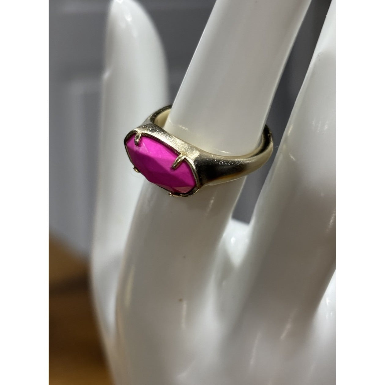 Kendra Scott Hot Pink and Gold Ring Size 6