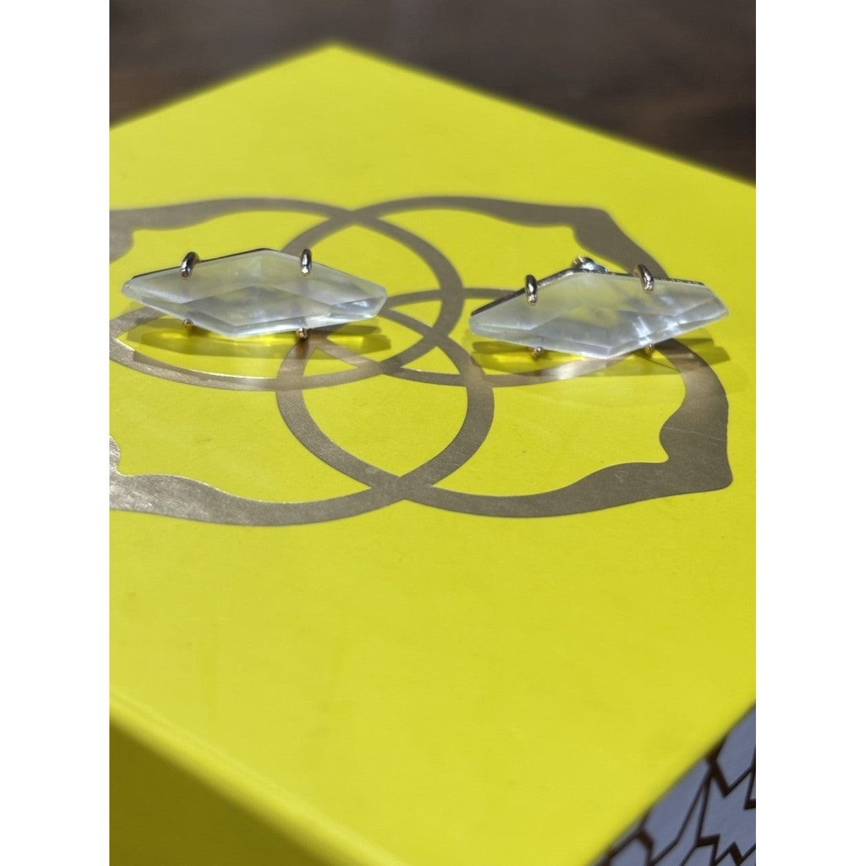 Kendra Scott Belinda Rose Gold Stud Earrings In White Agate