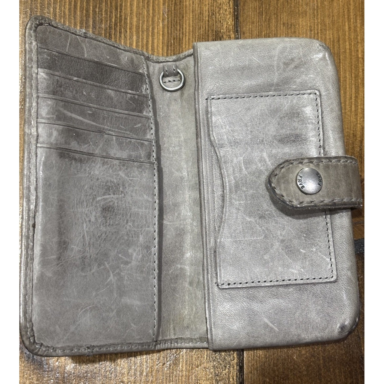 Frye Zip Clutch Wallet Distressed Leather Taupe Gray Clutch Snap