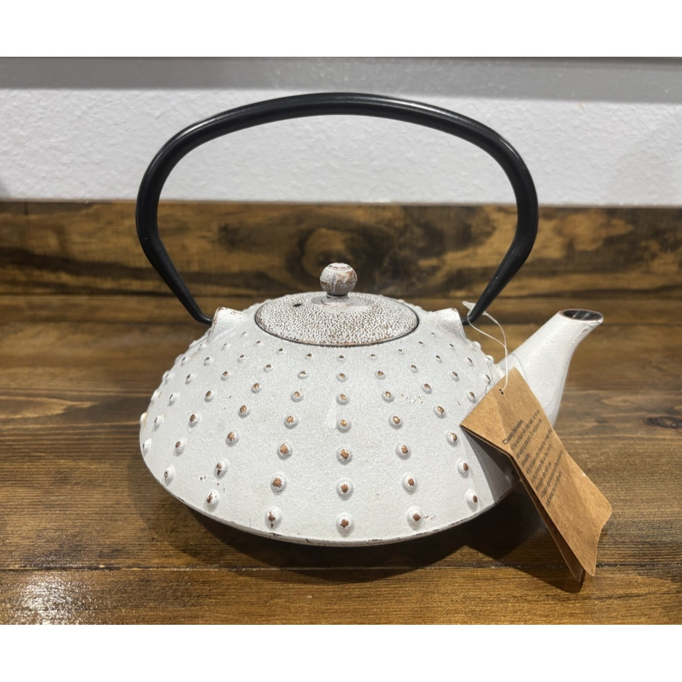 New 40oz Cast Iron Kettle Tea Pot White Tokusa Design w/ Stainless Steel Infuser