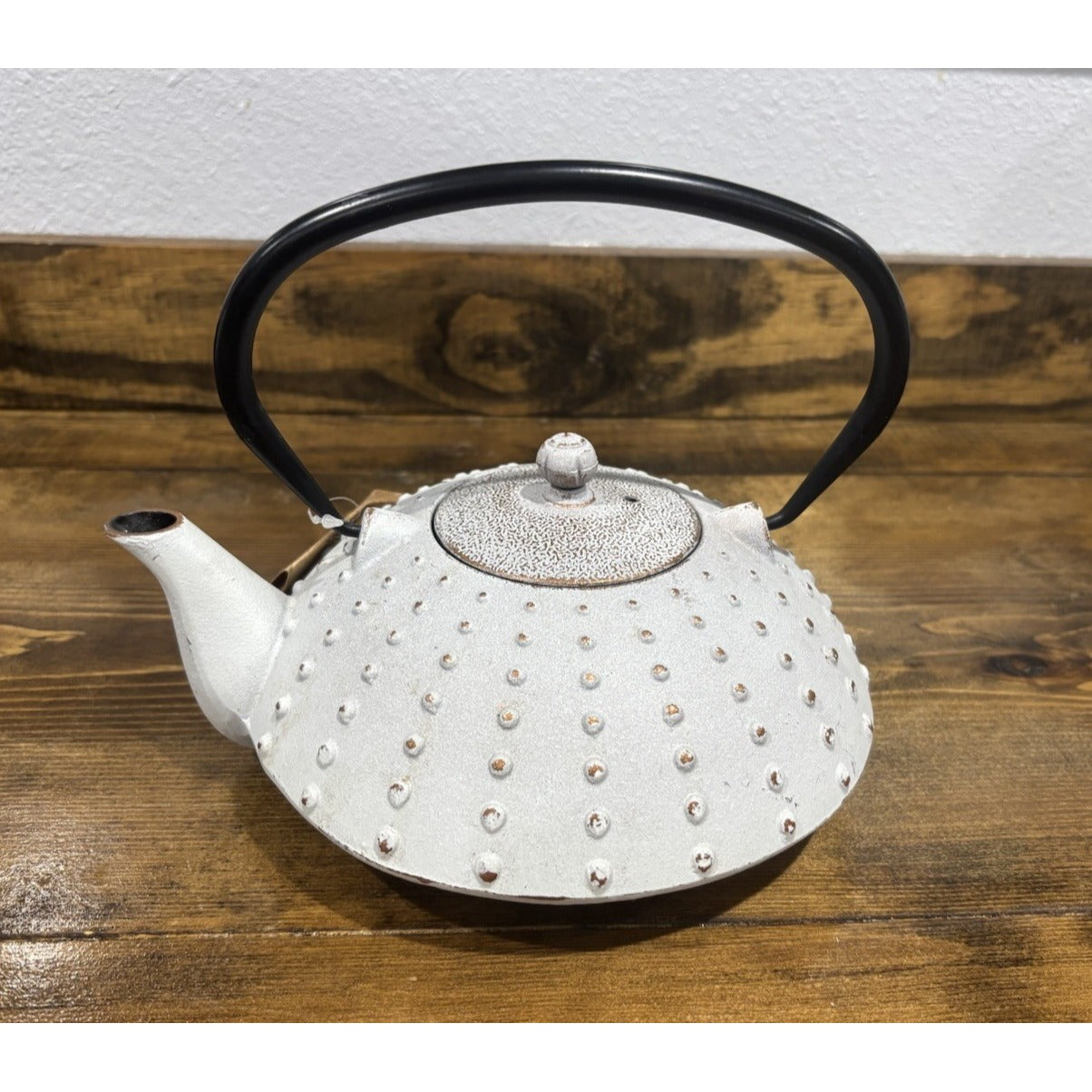 New 40oz Cast Iron Kettle Tea Pot White Tokusa Design w/ Stainless Steel Infuser