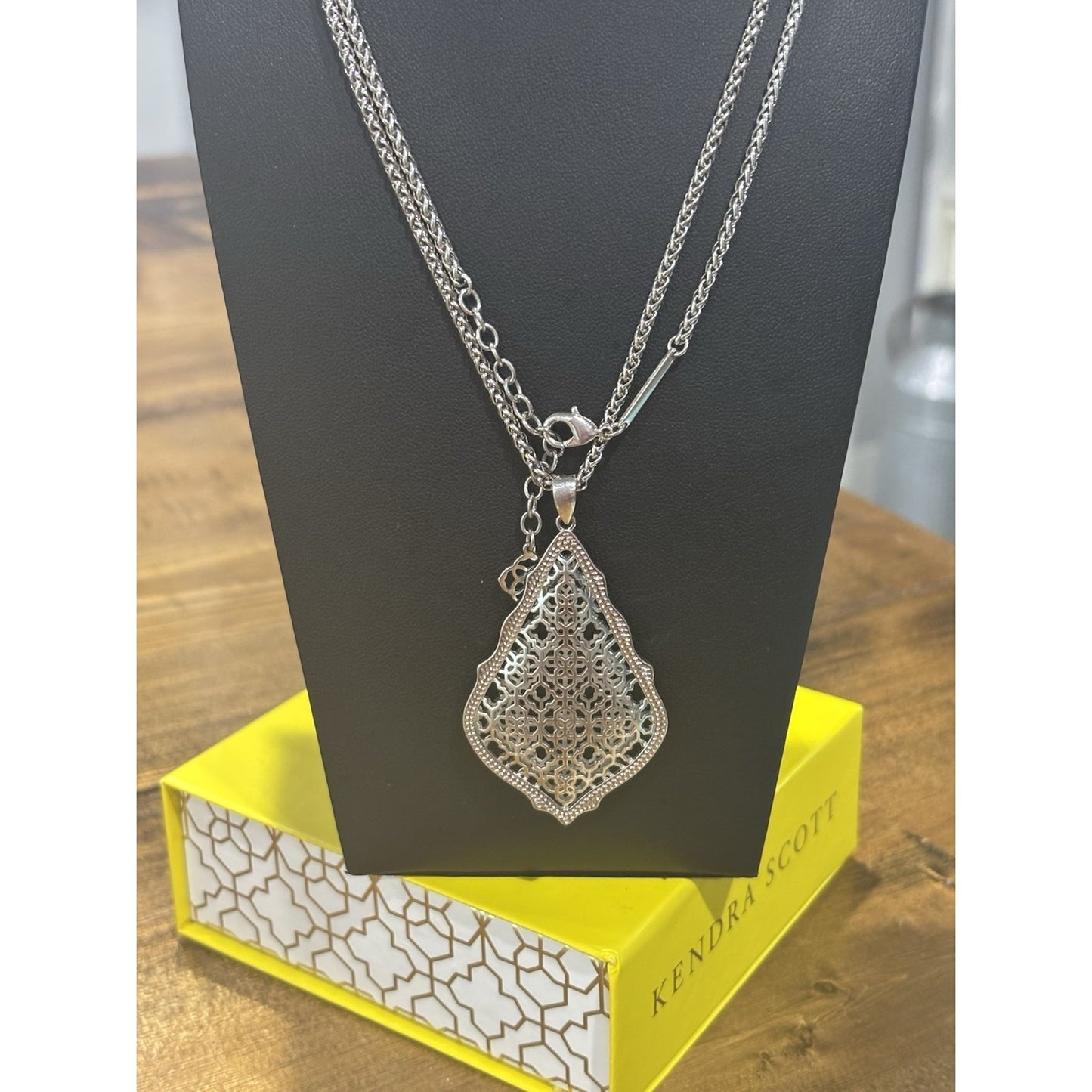 Kendra Scott Necklace AIDEN Filigree Pendant  25 In Silver Tone