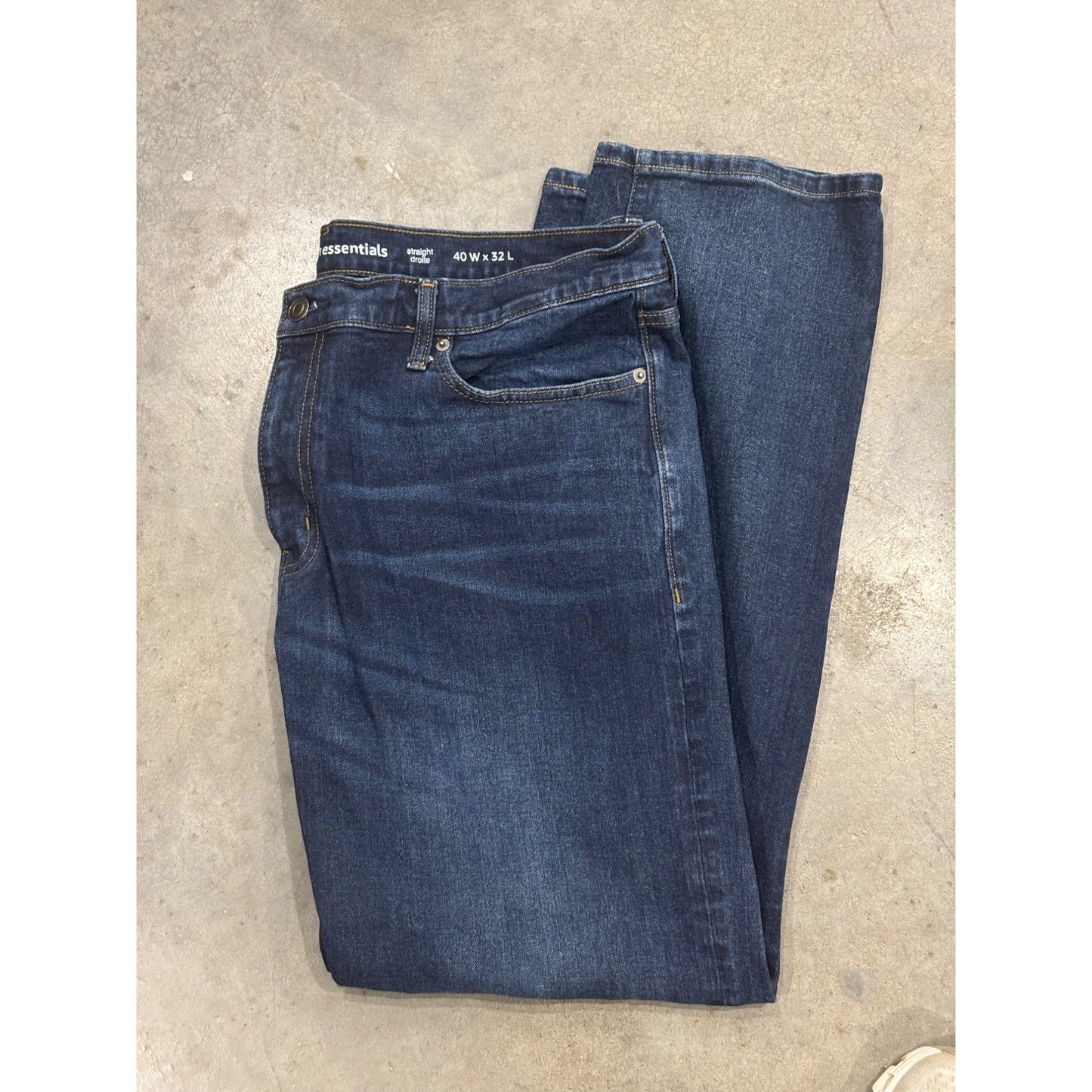 Amazon Essentials men’s Straight Fit Jeans Dark Wash 40W X 32L Classic Denim