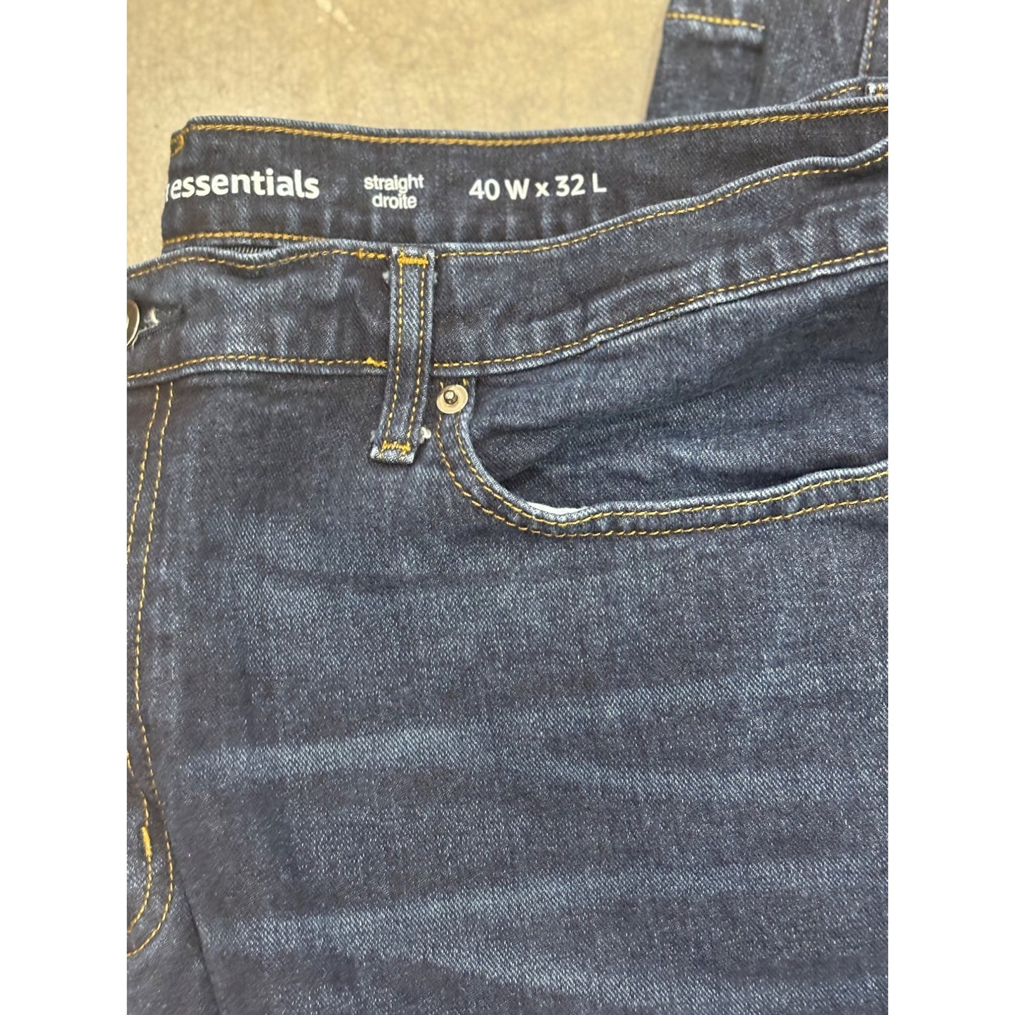 Amazon Essentials men’s Straight Fit Jeans Dark Wash 40W X 32L Classic Denim