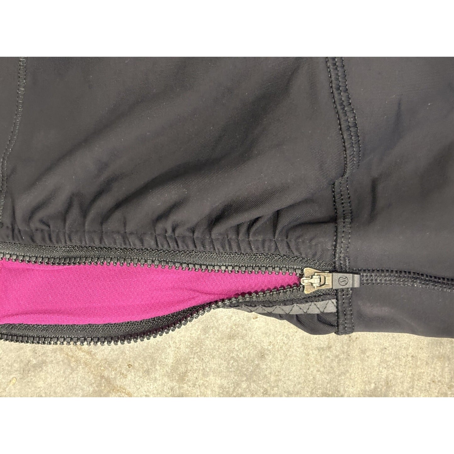 Lululemon RUNDAY Crop Pants Black Raspberry Pink Stripe Reflect Zip Ankle Sz 6