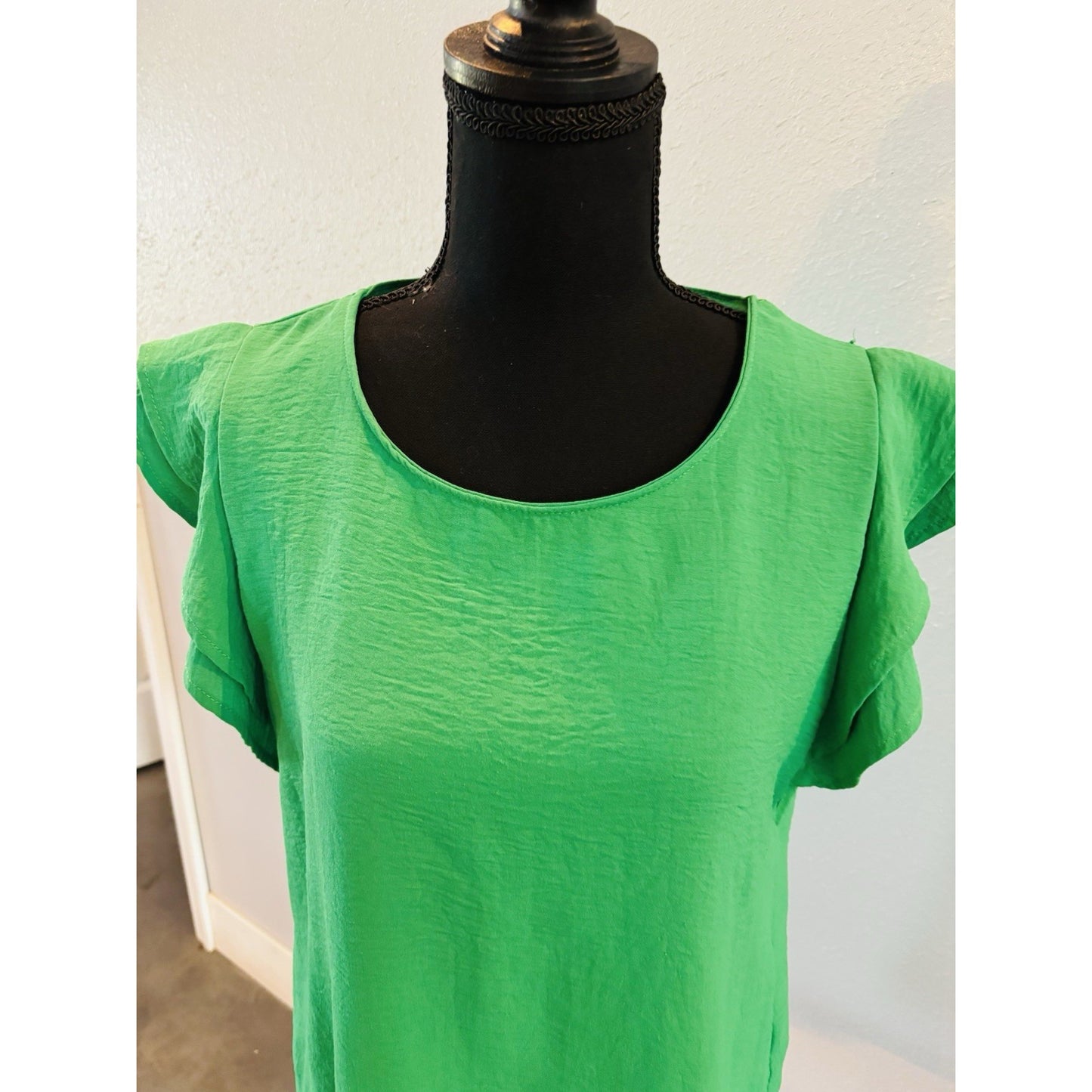 Les Amis Green Blouse Short Sleeve Size Small