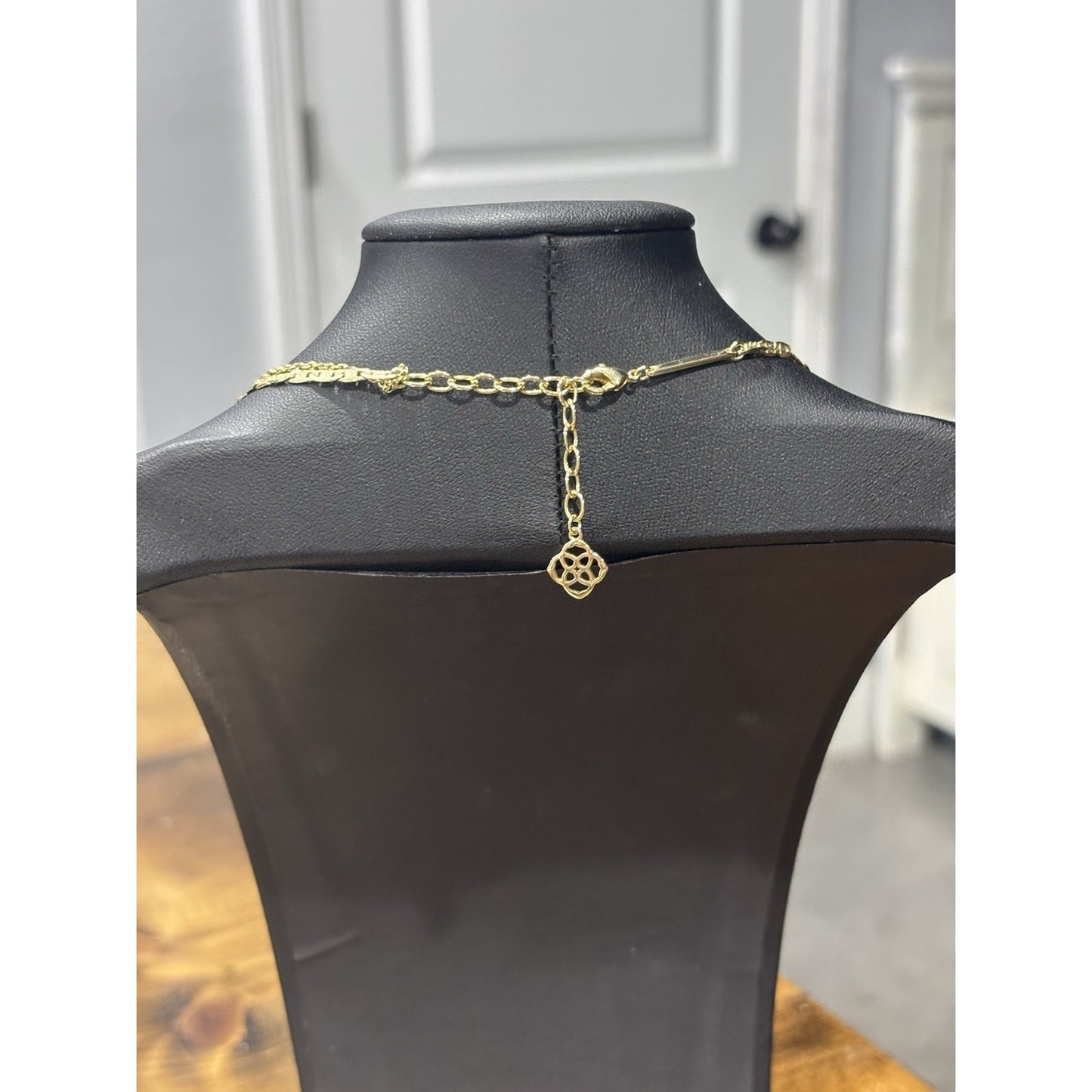 Kendra Scott Elisa Herringbone Gold Multi Strand Necklace in Gray Cats