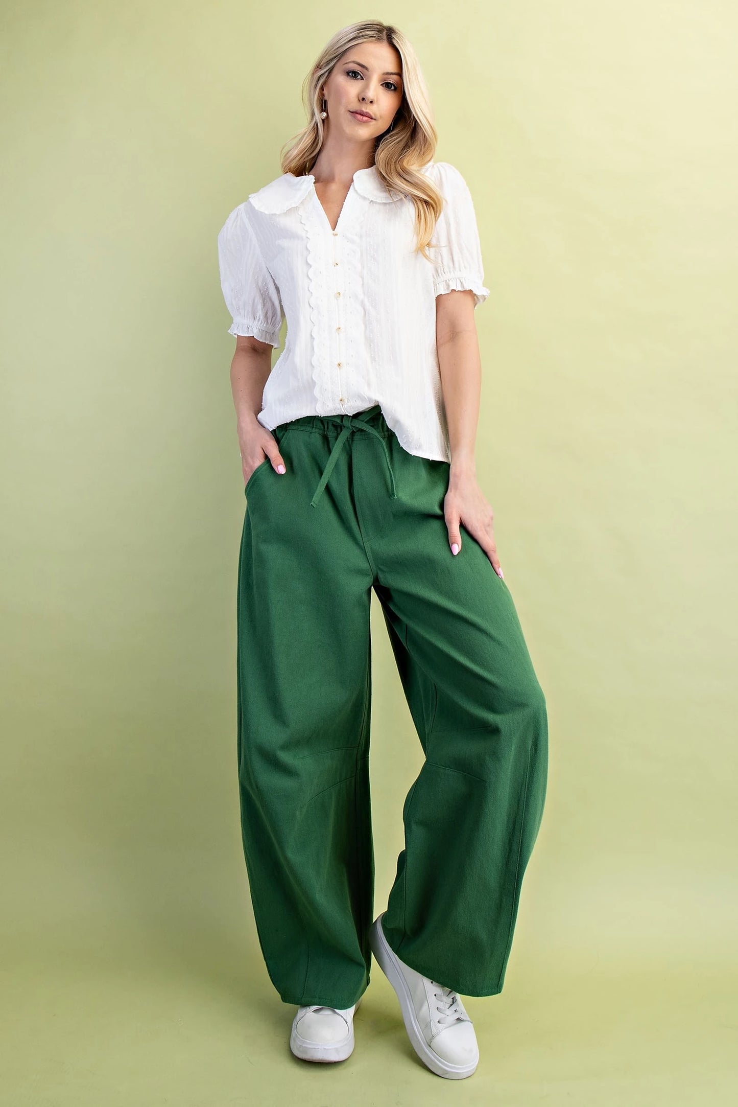Mid-Rise Barrel Pants with a Drawstring Waist in Green