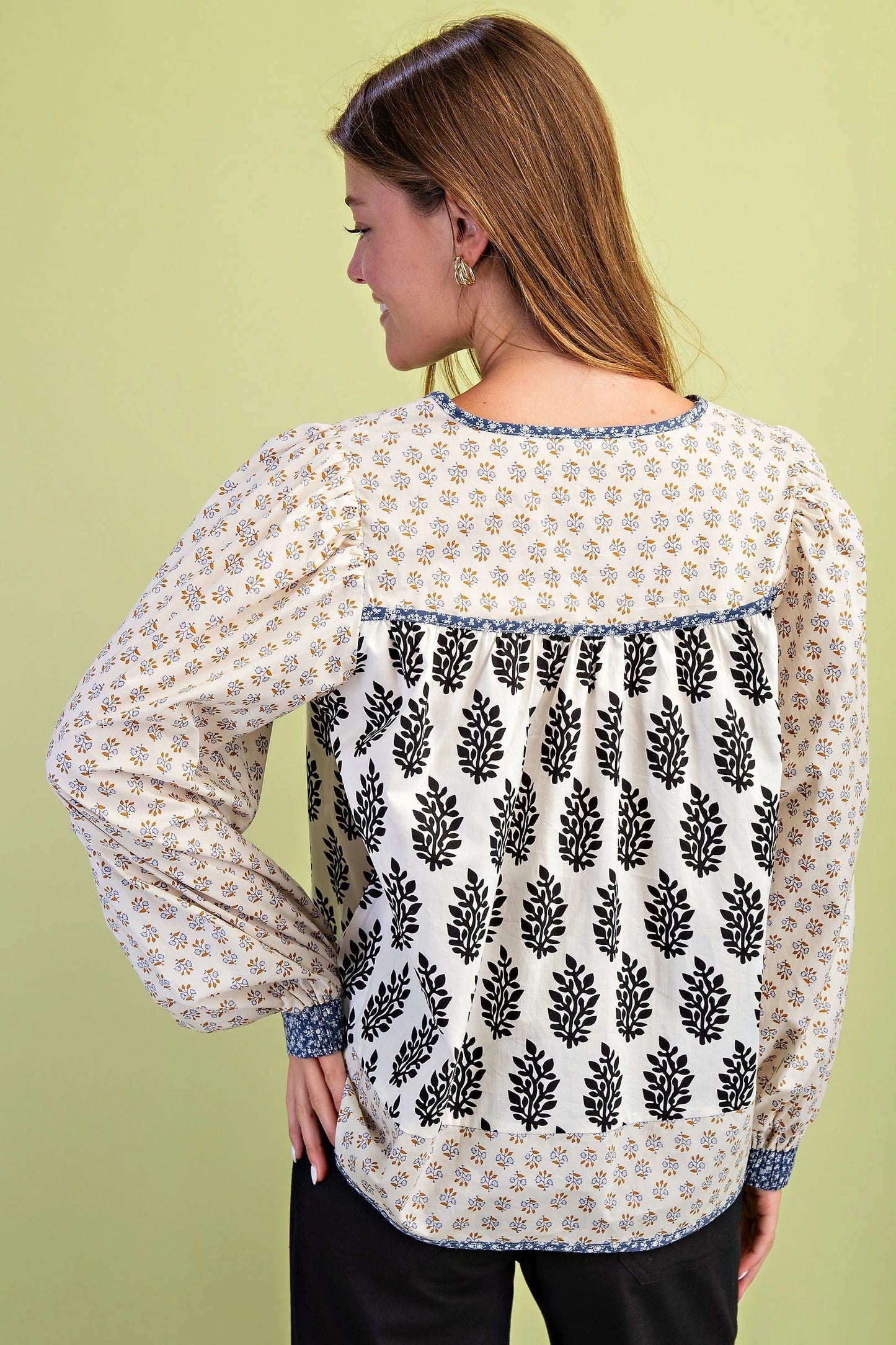 GiGio Mixed Print Balloon Sleeve Top with Binding Details in Ivory