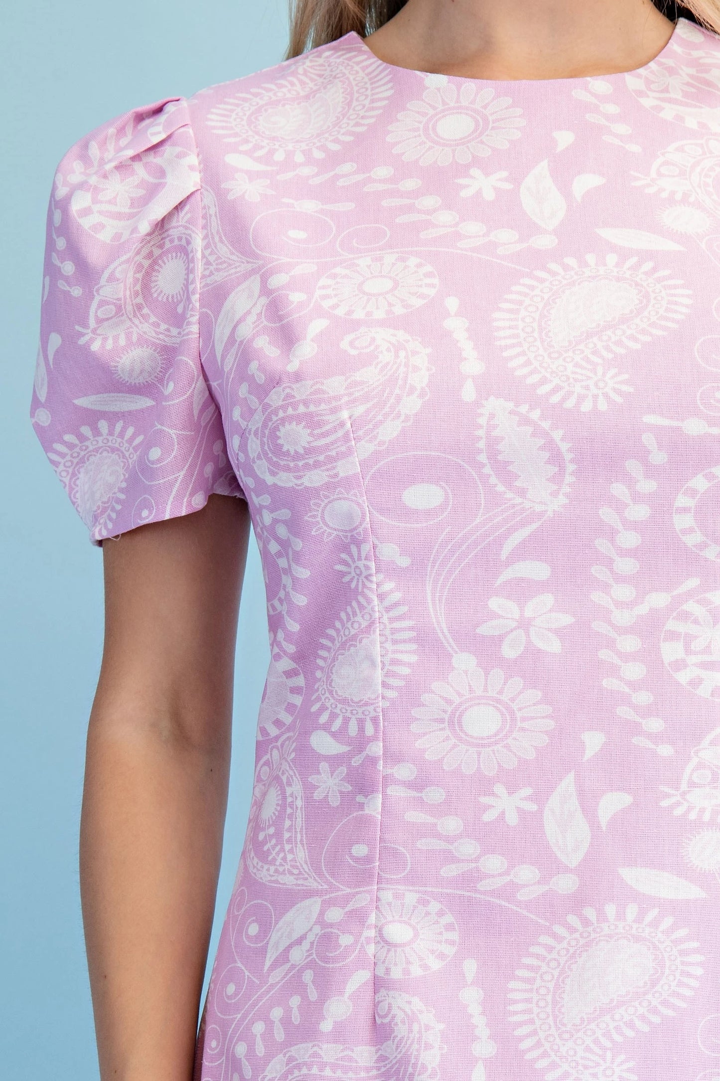 Gigio Floral Paisley Mini Dress with a Pleated Short Sleeve and Back Button Enclosure