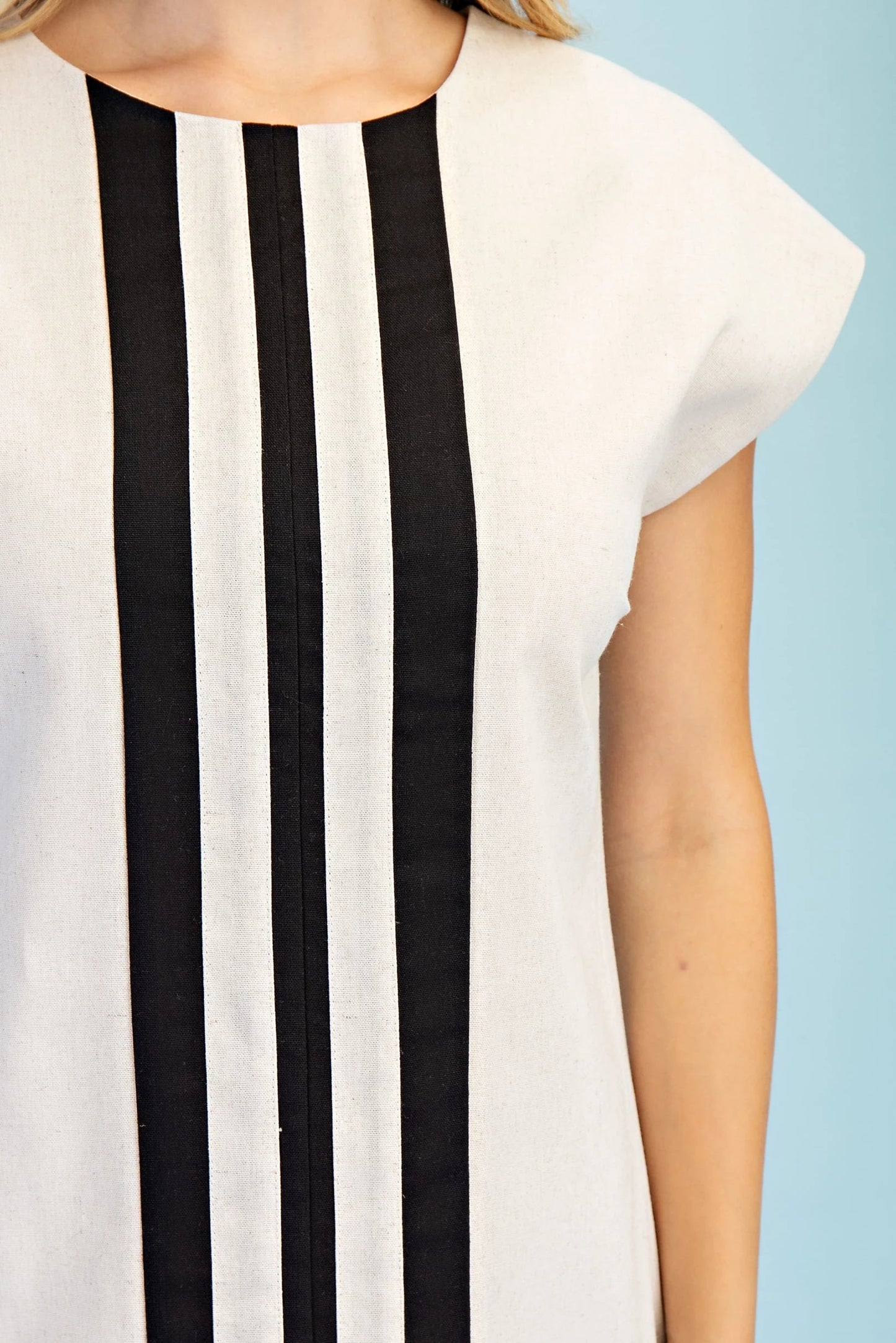 GiGio Linen Round Neck Dress with Cap Sleeves and Contrasting Stripe Details in Oatmeal