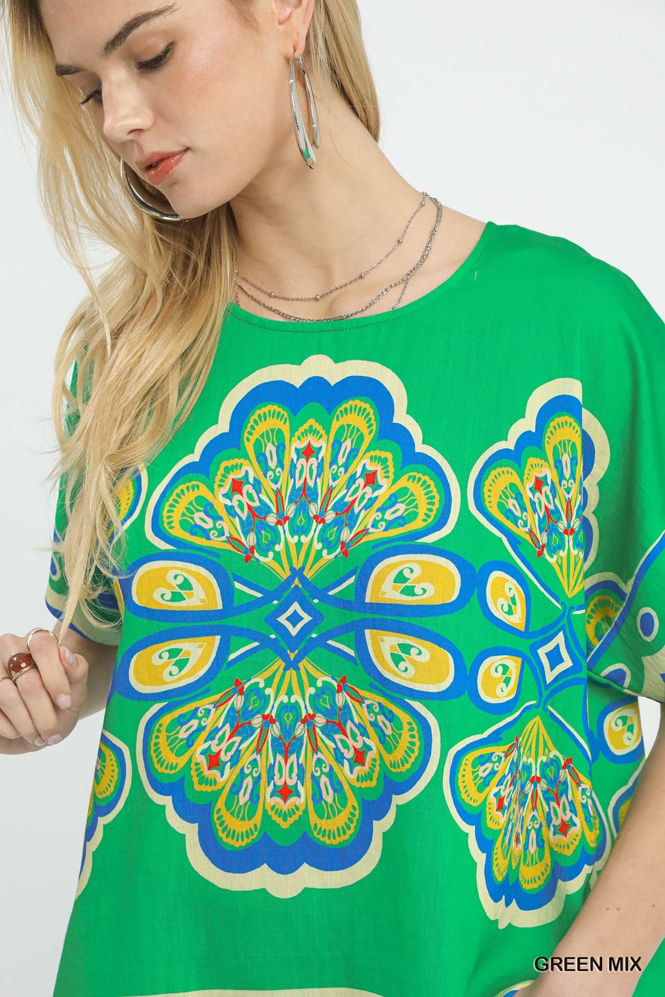 Umgee Mixed Medallion Print Short Sleeve Top in Green