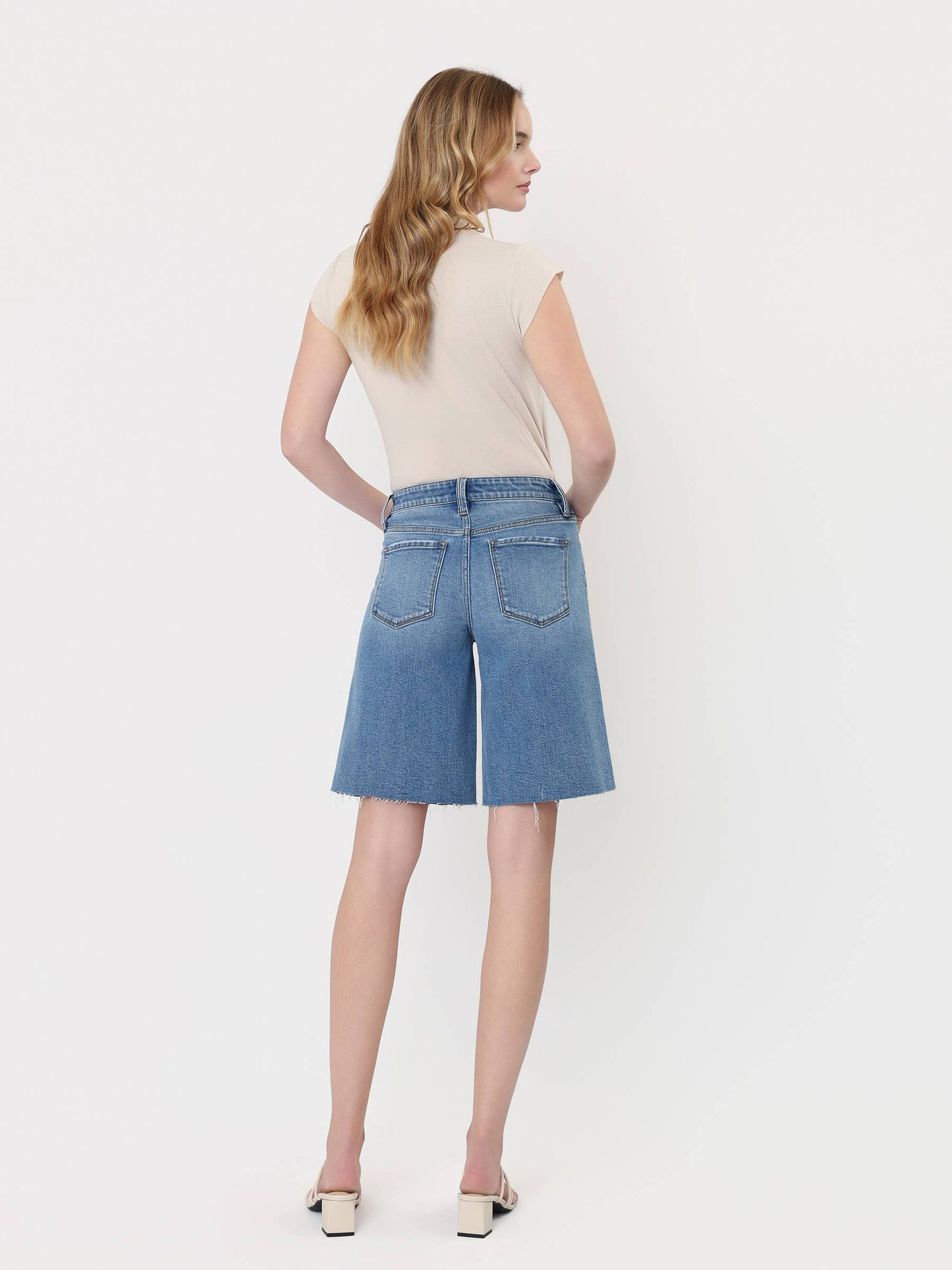 HIGH RISE WAIST TIE DENIM BERMUDA SHORTS T7430