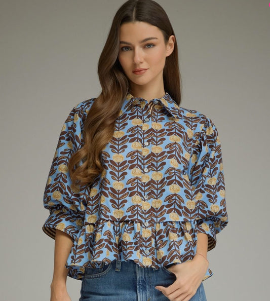 Entro Printed Short Sleeve Top Featuring a Button Closure Front