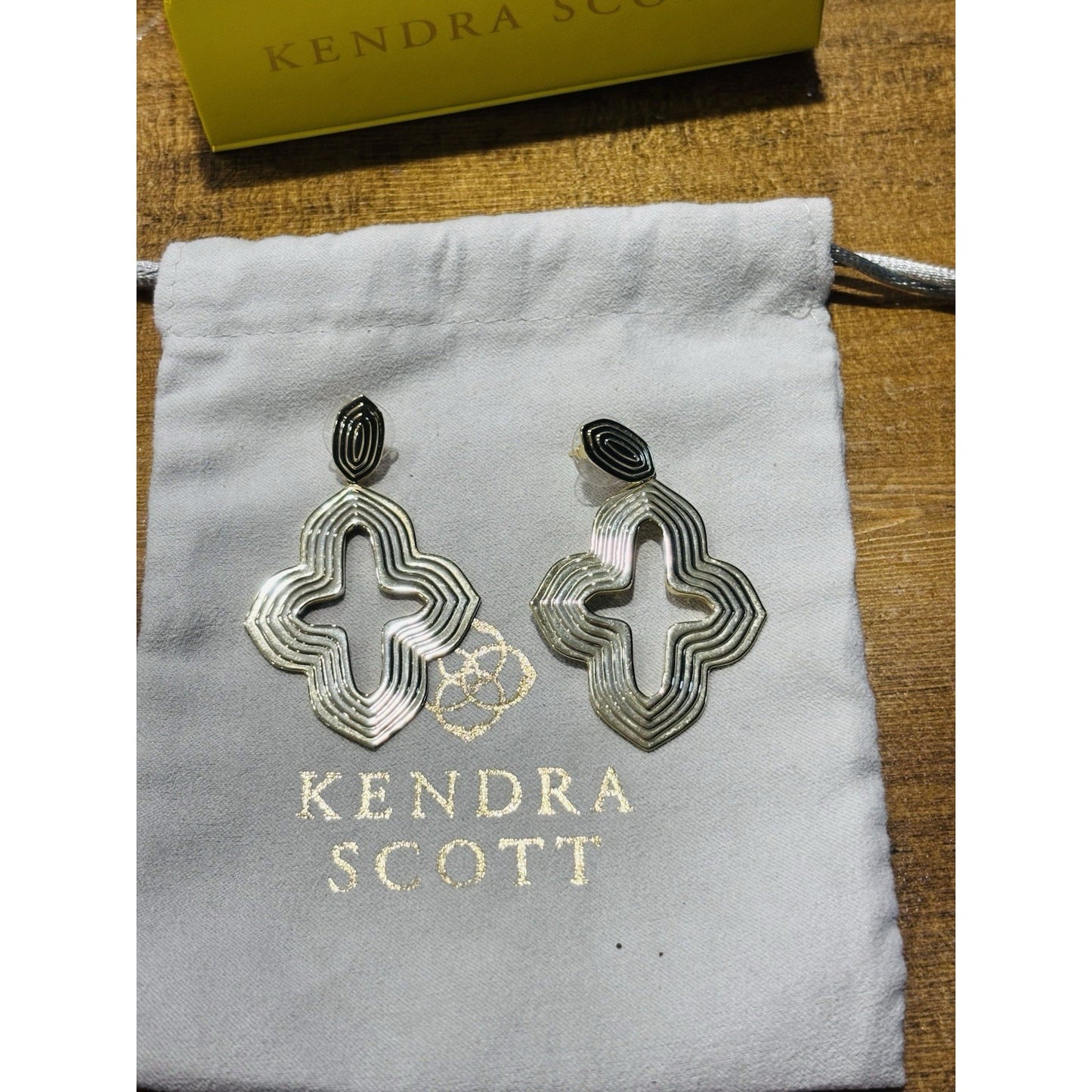 Kendra Scott Abbie Statement  Earrings Shiny Gold