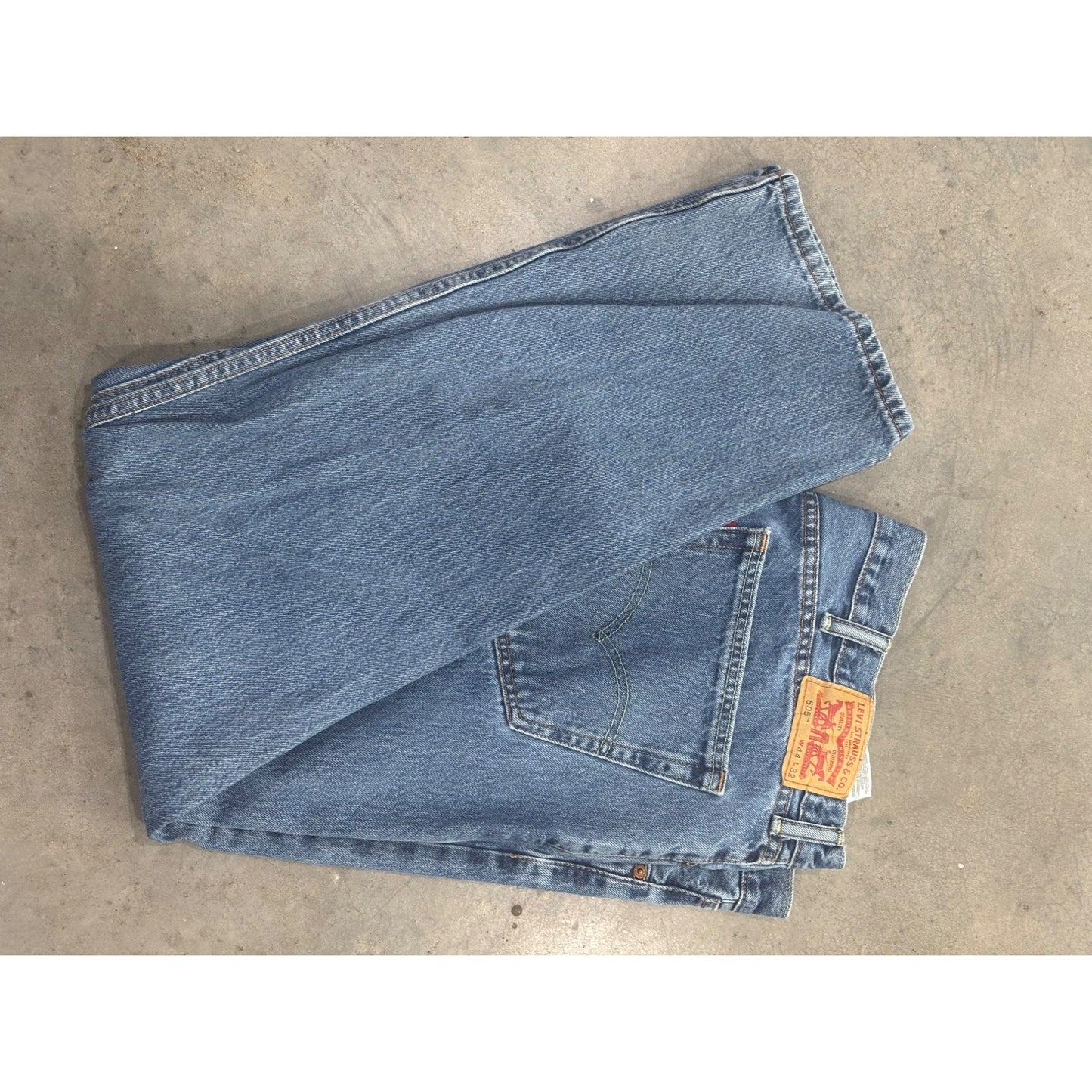 Levis 505 Mens Regular Fit Blue Denim Jeans W41 L32 USA Made