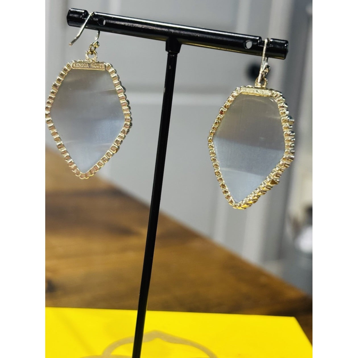 Kendra Scott Gold Corley Earrings In Gray Cat’s Eye