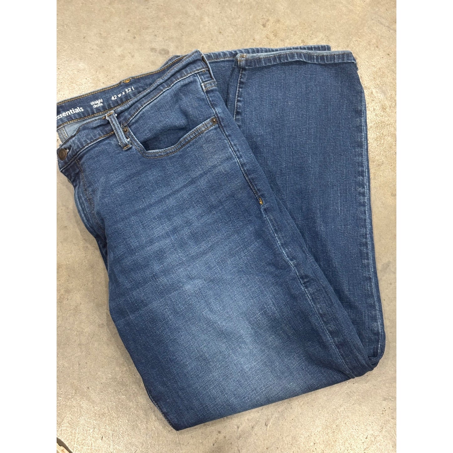 Amazon Essentials Straight Fit Jeans 42W X 32L Medium Wash Denim