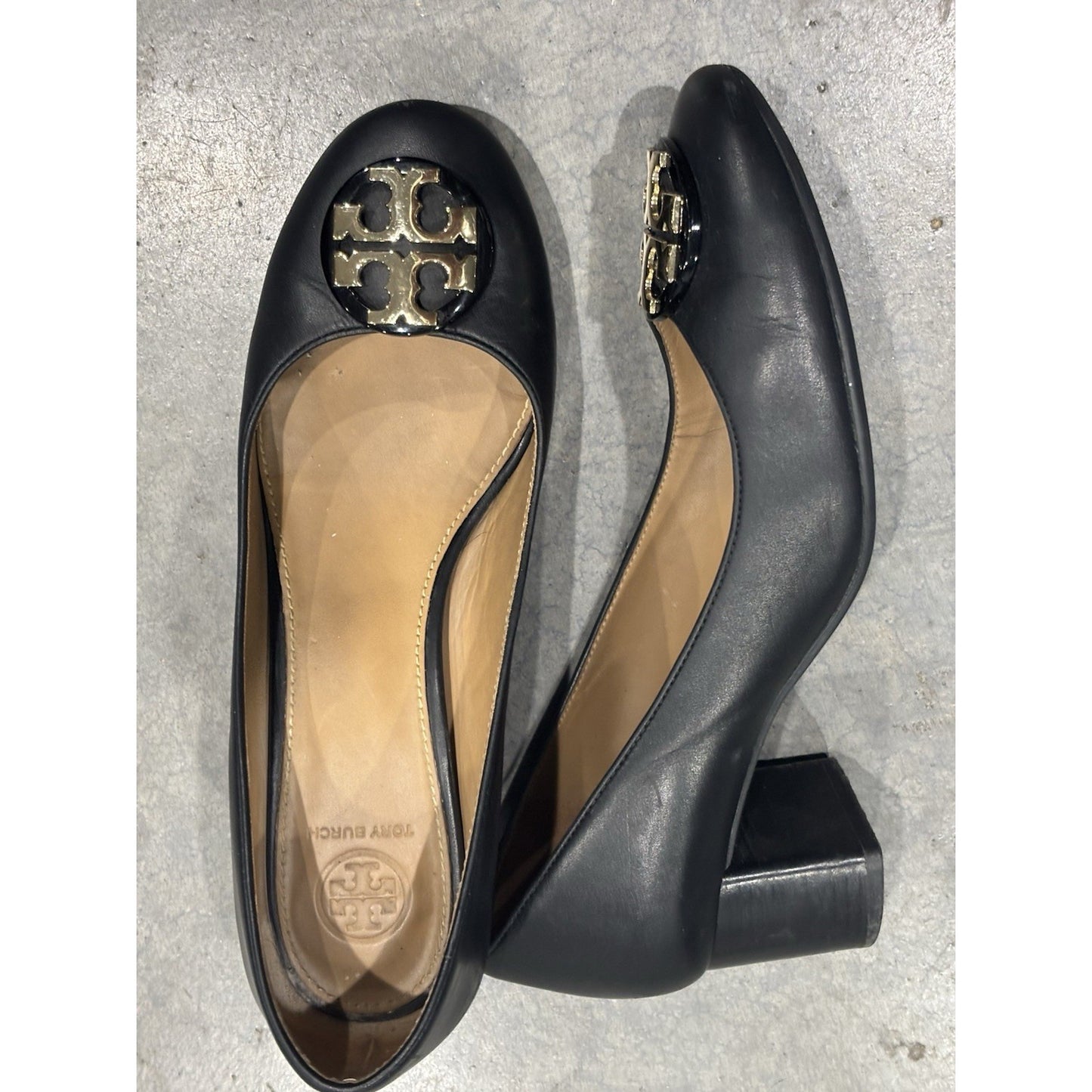 Tory Burch Chelsea Pump in Black  Napa leather size 7.5