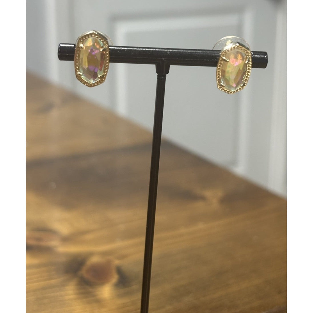 Kendra Scott Ellie Gold Stud Earrings In Dichroic Glass