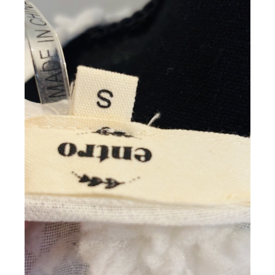 Entro White Textured 3d Short Bell Sleeve Lined Blouse Size Small