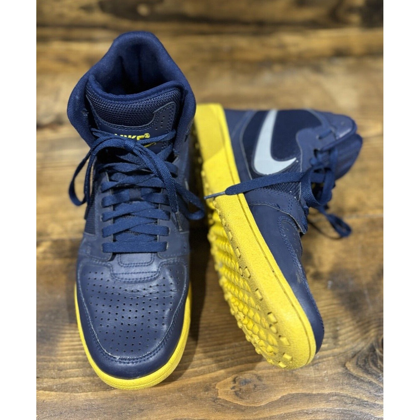 Nike Trainer Clean Sweep navy yellow Shoes Mens  2012  RARE size 10