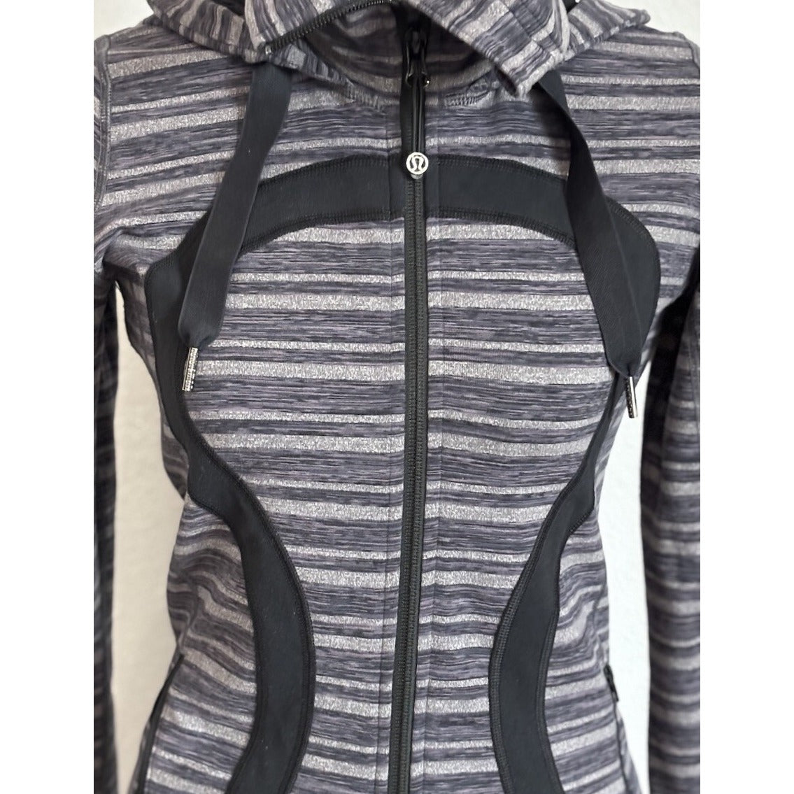 Lululemon In Stride Jacket Gray Stripe Size 4