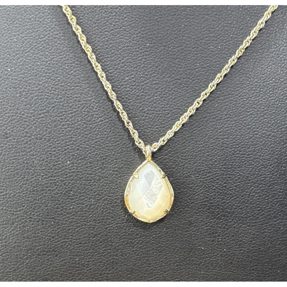 Kendra Scott Kiri Necklace In White Mother Of Pearl