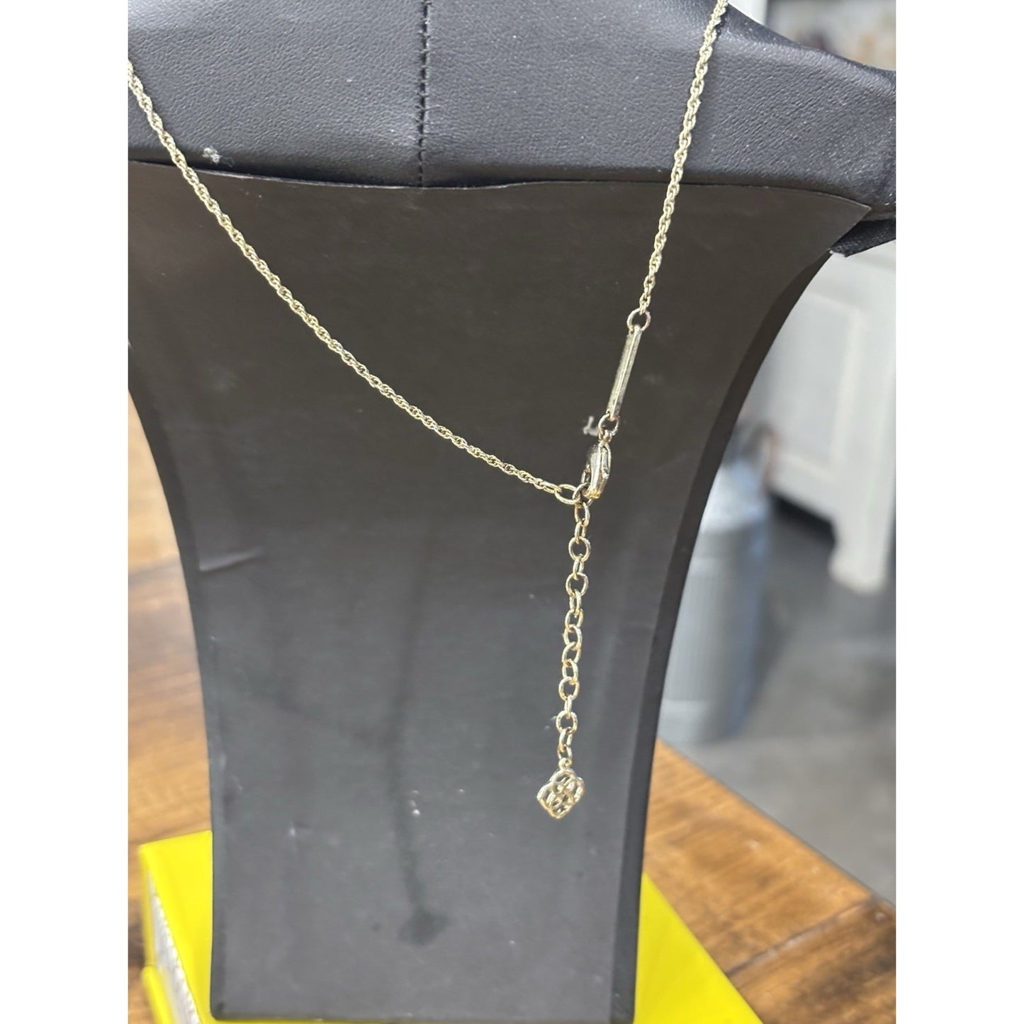 Kendra Scott Kiri Necklace In White Mother Of Pearl