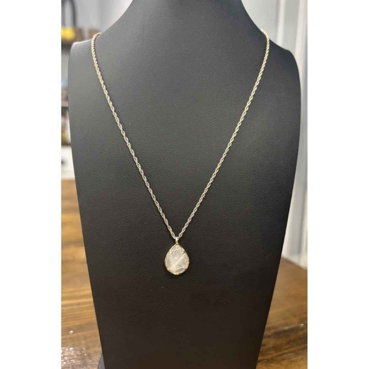 Kendra Scott Abbie Gold Necklace With Mother Of Pearl Stone