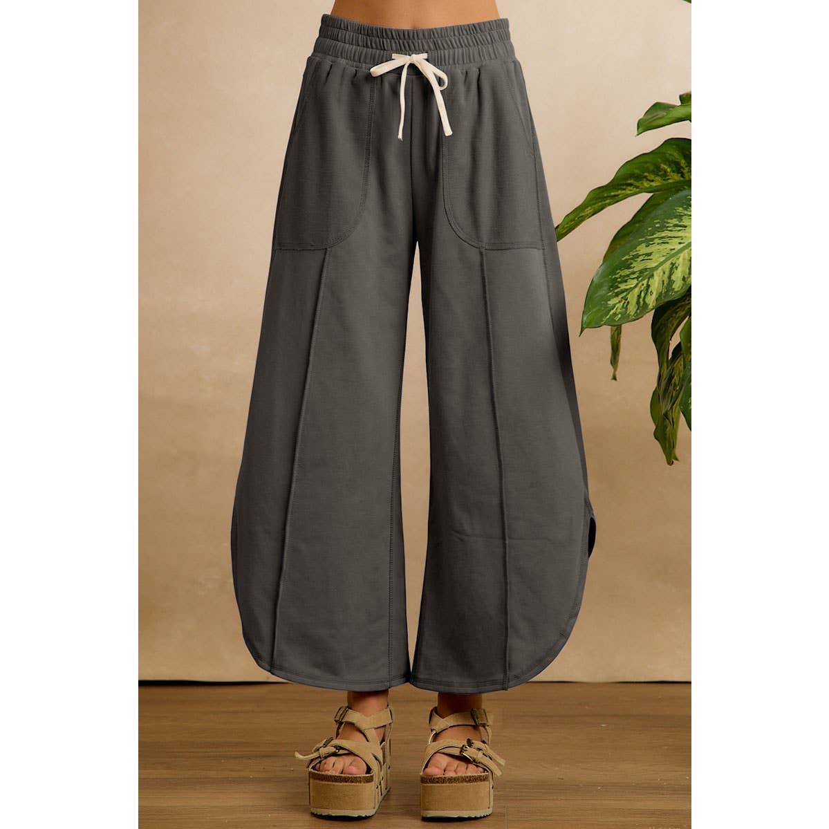 FRENCH TERRY OUT SEAM DETAIL TULIP HEM PANTS