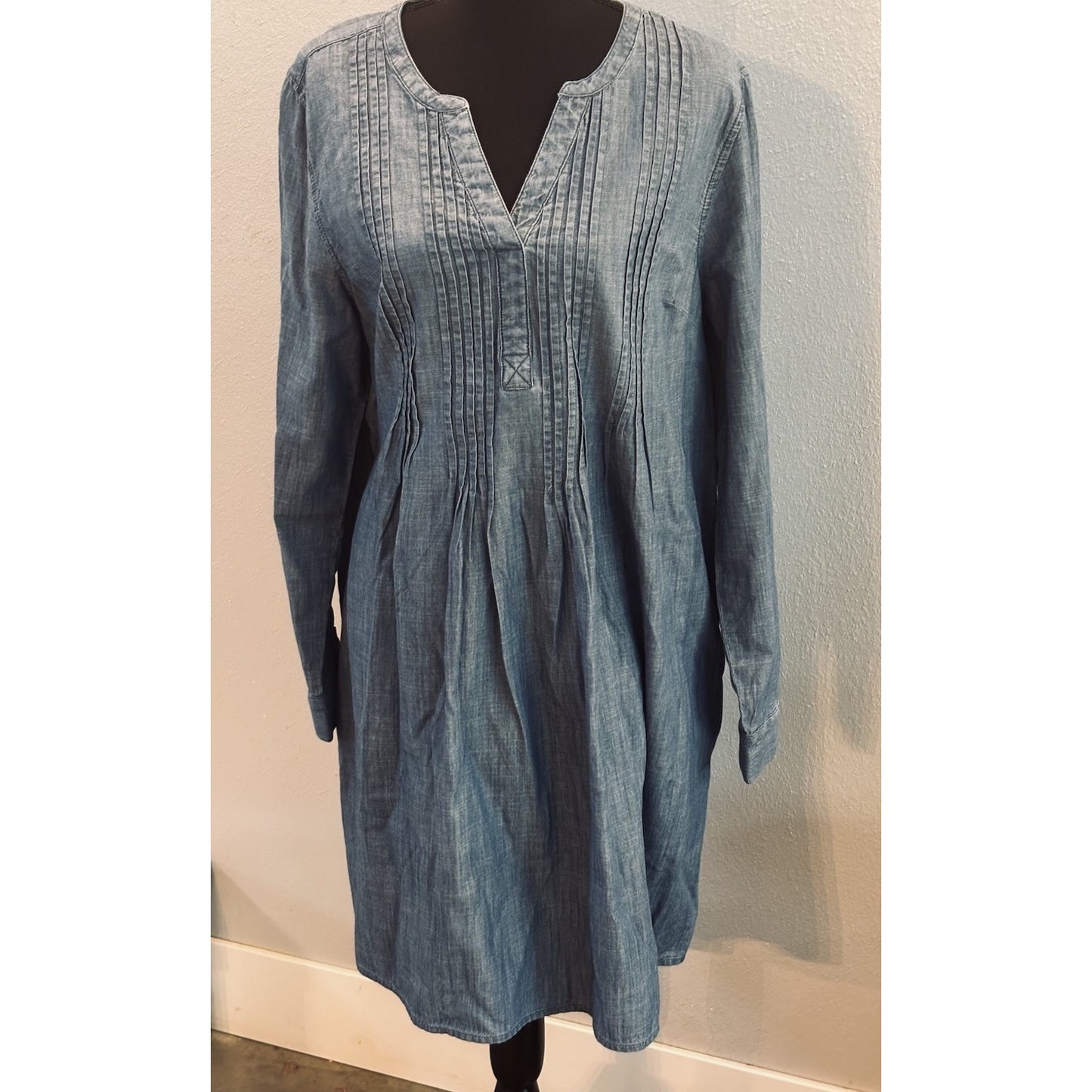 Sonoma Dress Womens PL Blue Chambray Long Sleeve Shirt Pullover Collared V-Neck