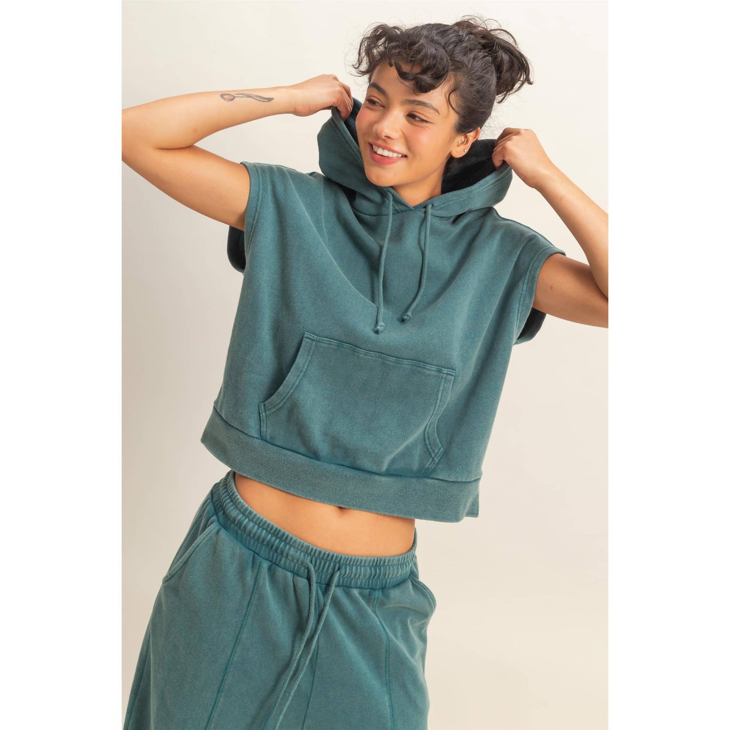 Acid Washed Sleeveless Hooded Kangaroo Pocket Top