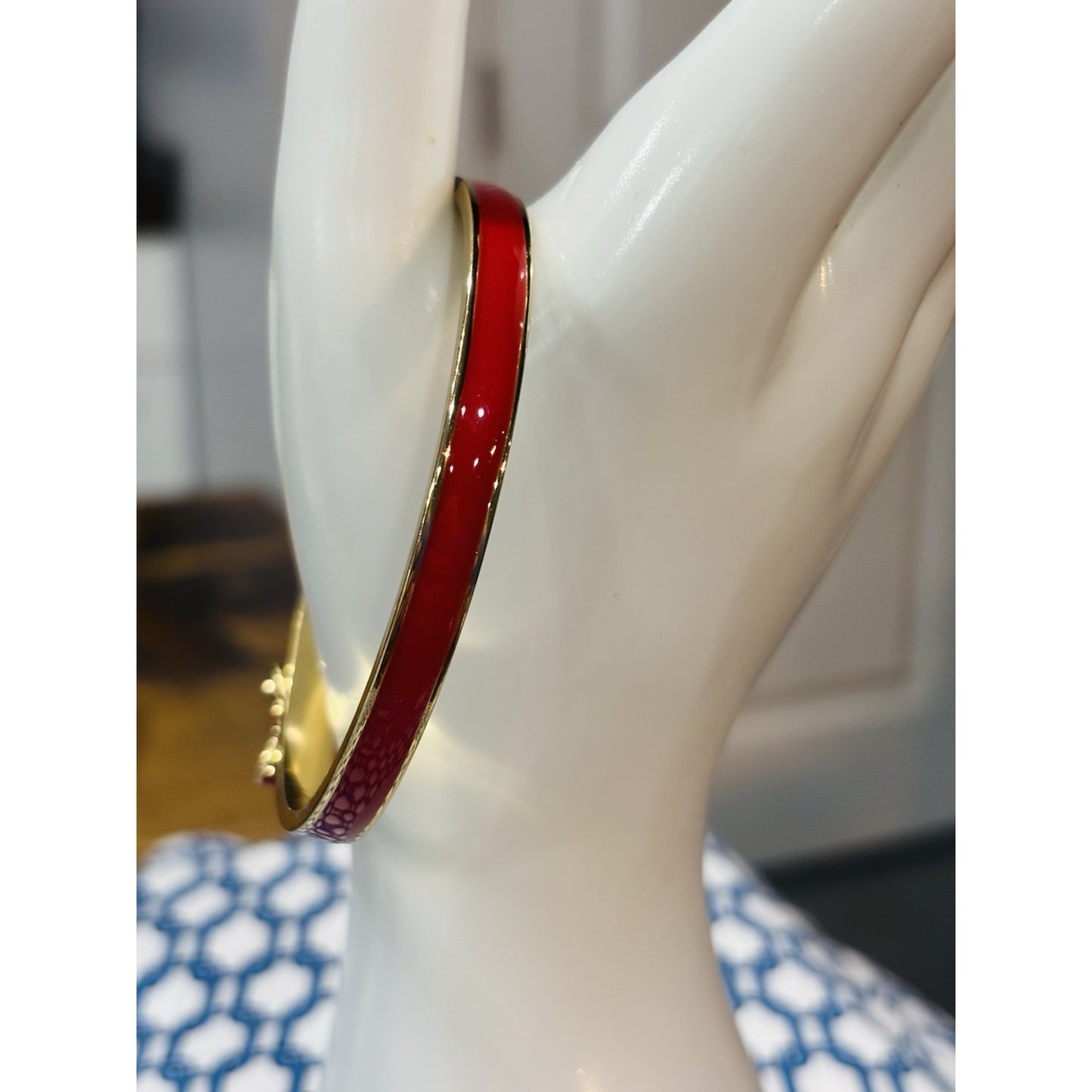 Kate Spade New York Take a Bow Red Enamel Gold Toned Bangle Bracelet Ribbon