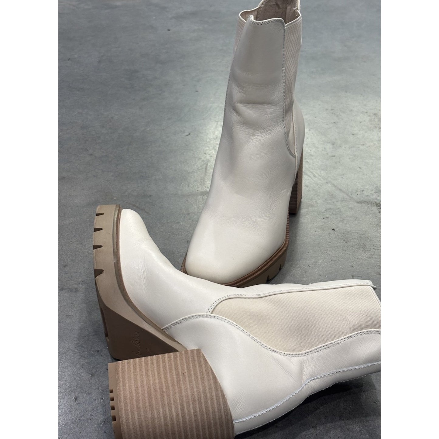 Sam Edelman Womens Rollins Western Boot STUNNING Sz 7.5 Ivory