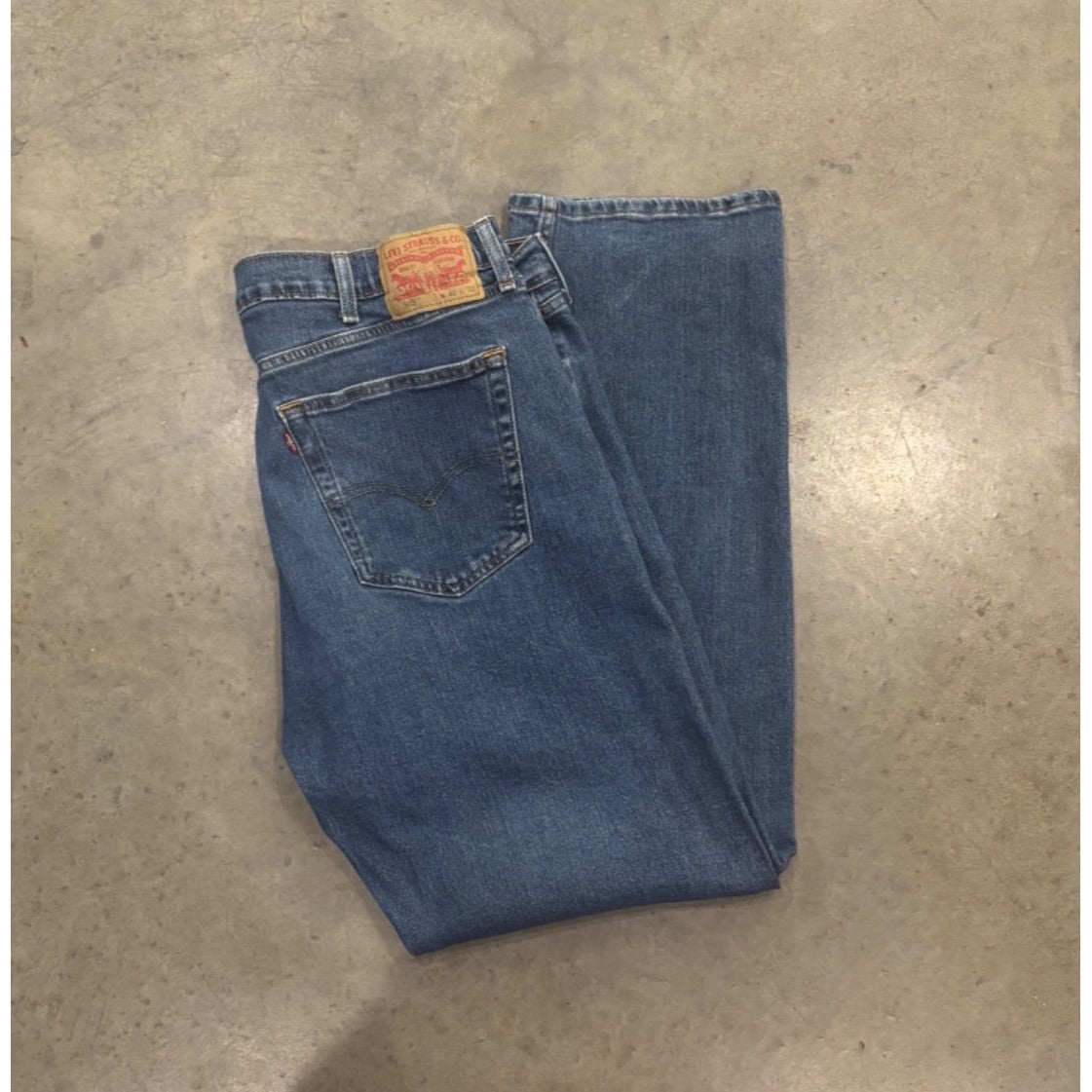 Levis 505 Regular Fit Mens Jeans W42 L32 Medium Wash Denim