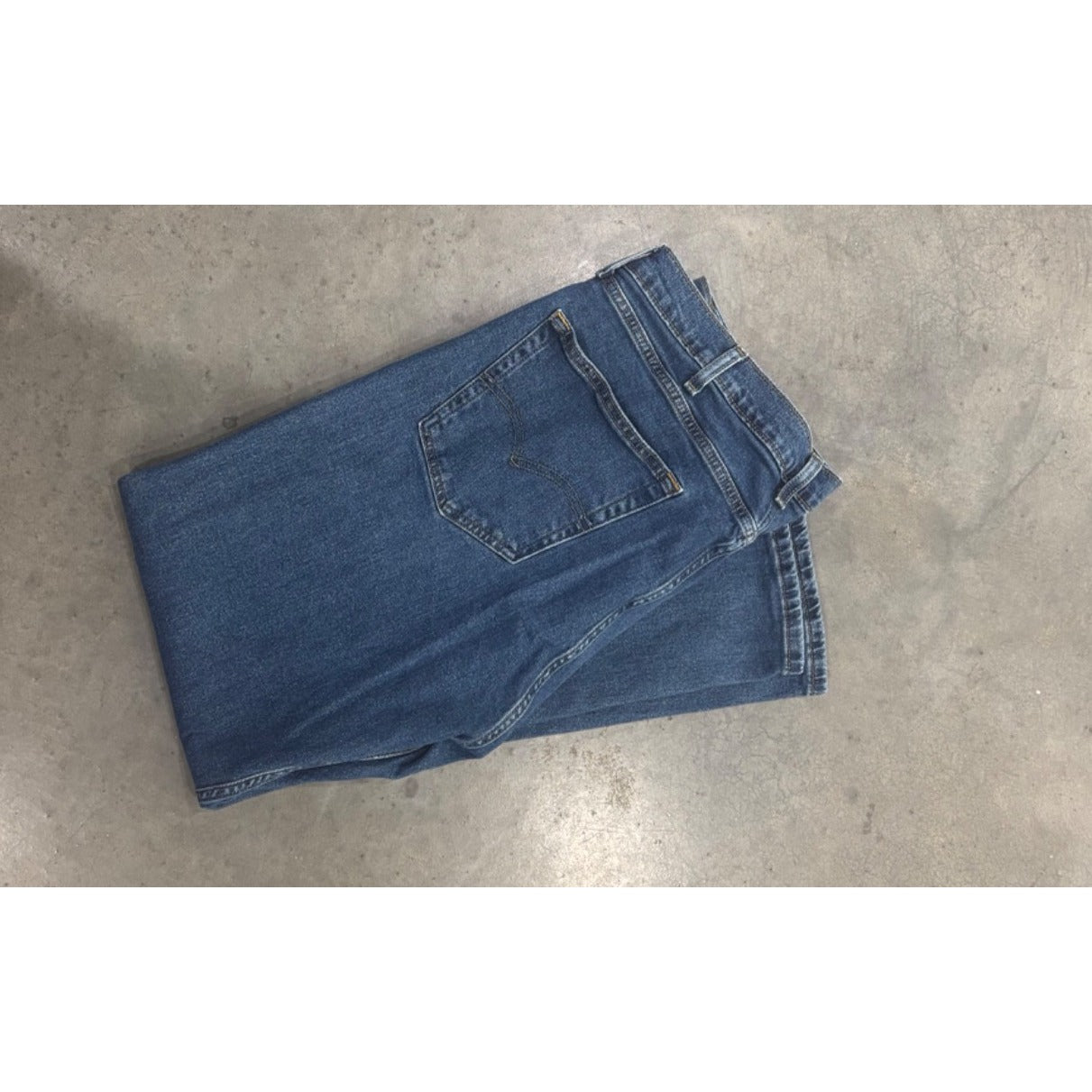 Levis 505 Regular Fit Mens Jeans W42 L32 Medium Wash Denim