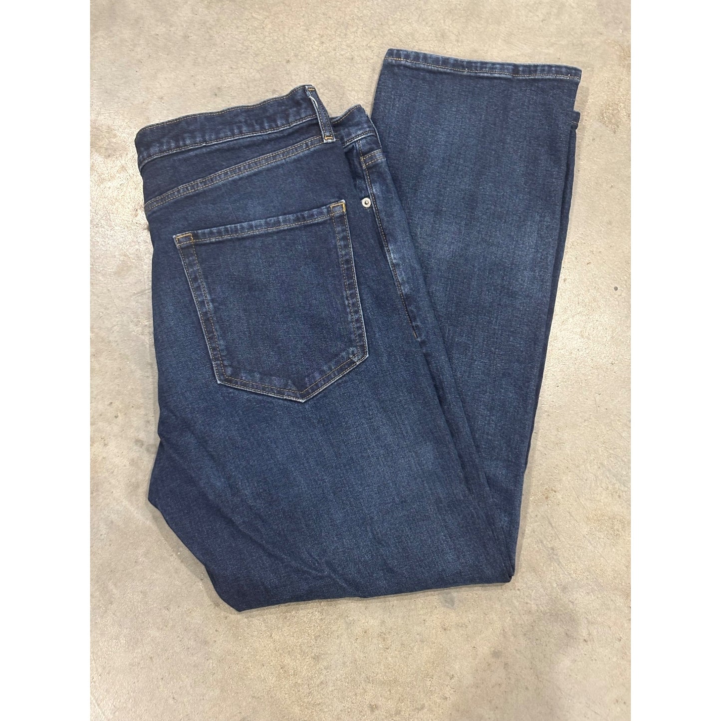 Amazon Essentials men’s Straight Fit Jeans Dark Wash 40W X 32L Classic Denim